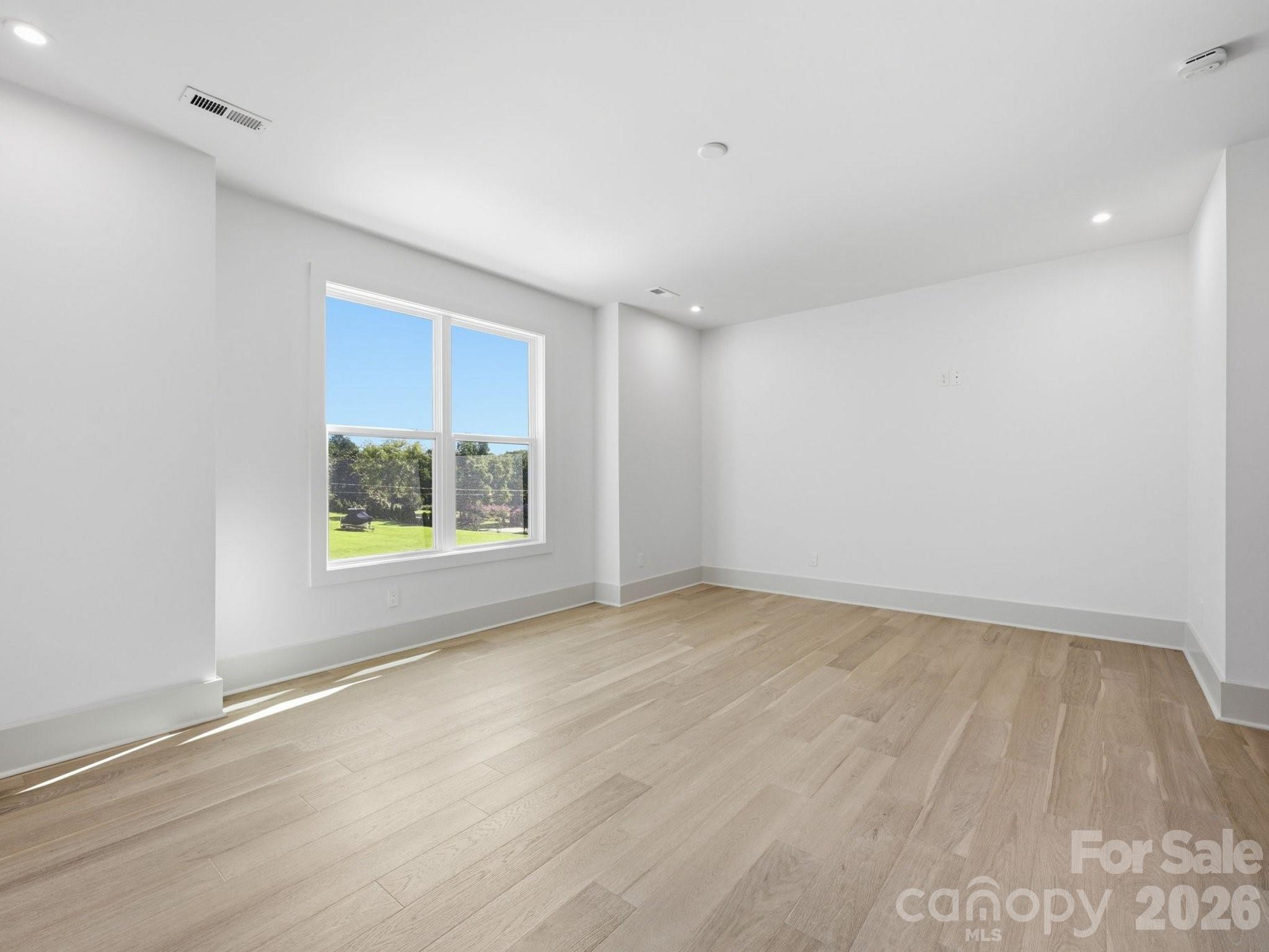 124 Clipper Lane Property Photo 28