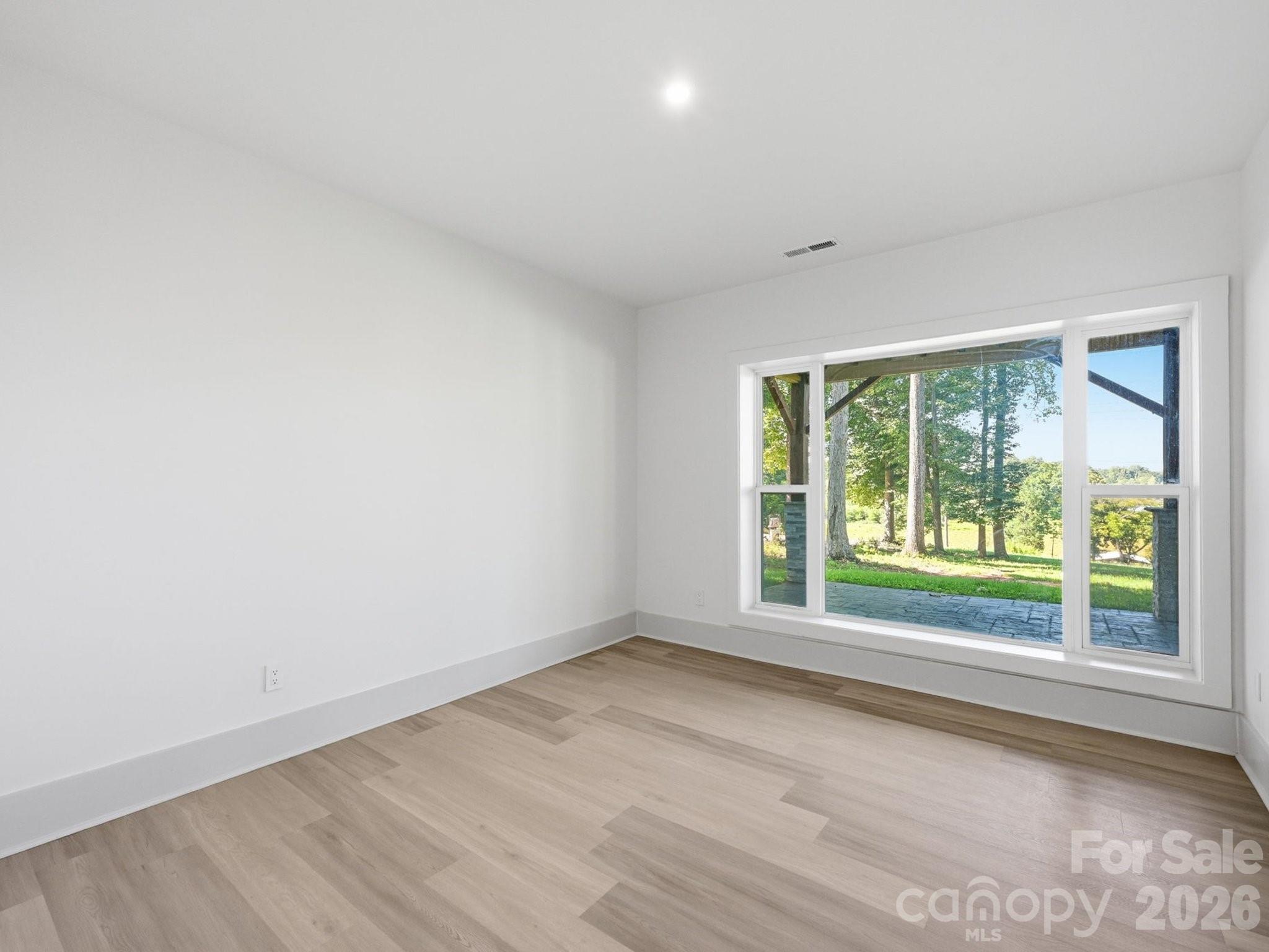 124 Clipper Lane Property Photo 34