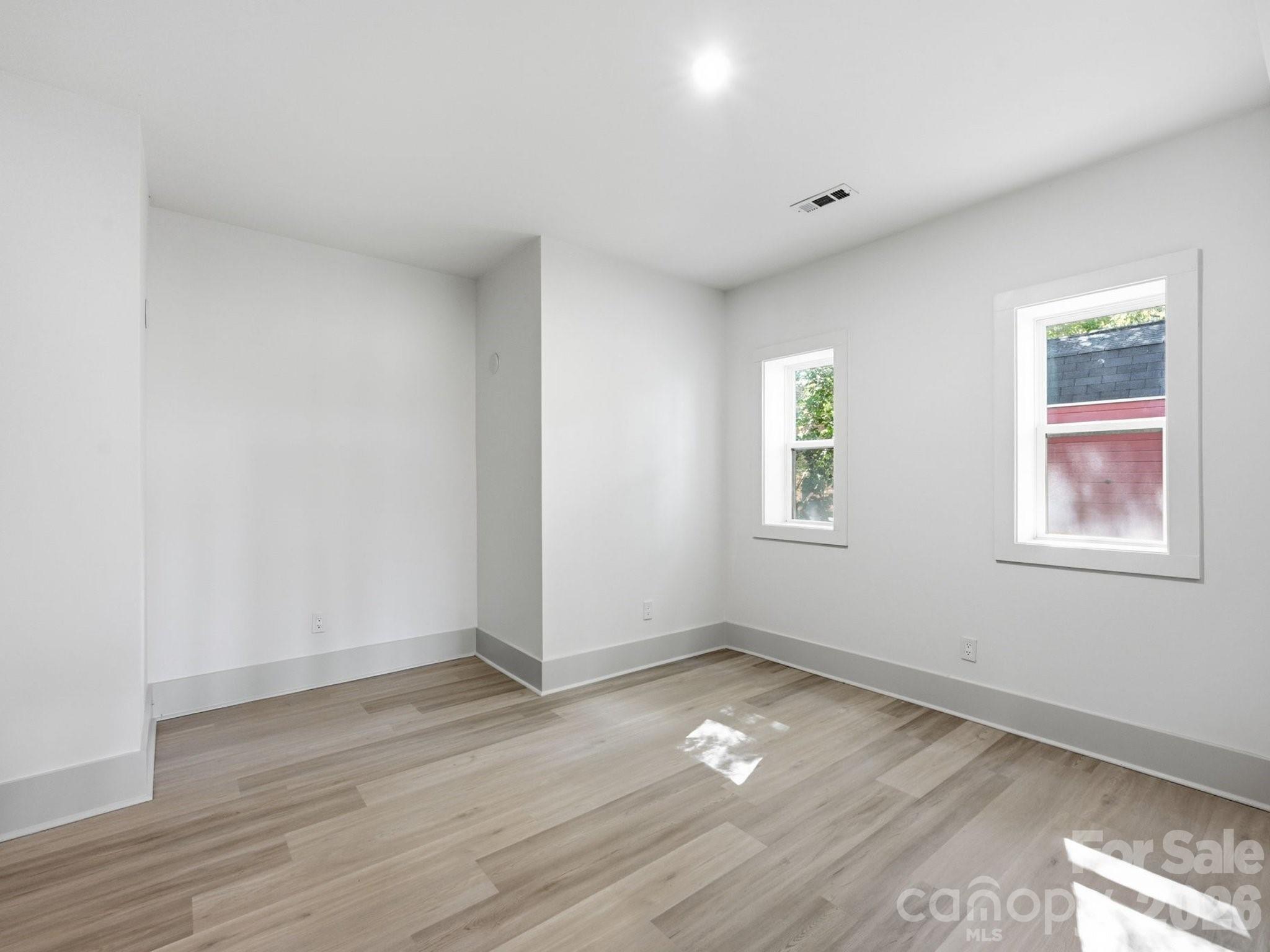 124 Clipper Lane Property Photo 36