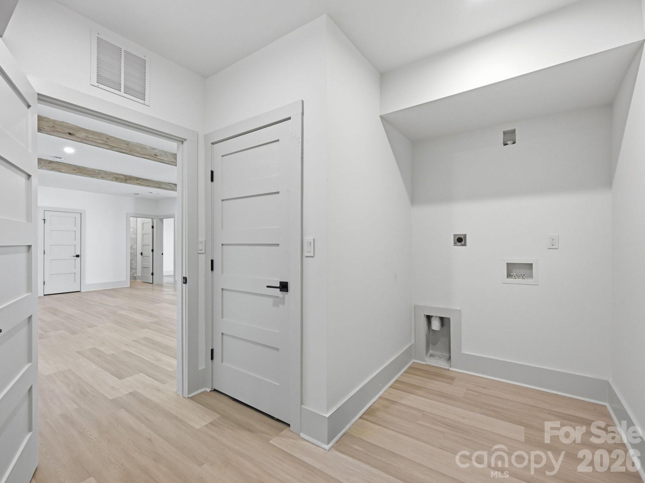 124 Clipper Lane Property Photo 38