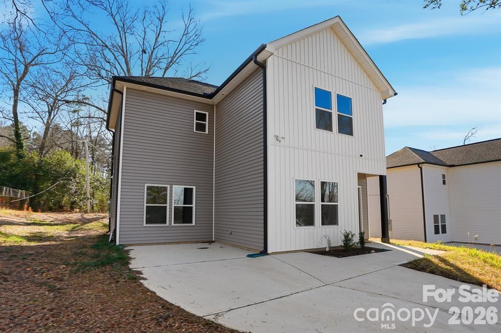 100 Boyette Drive B Property Photo 2