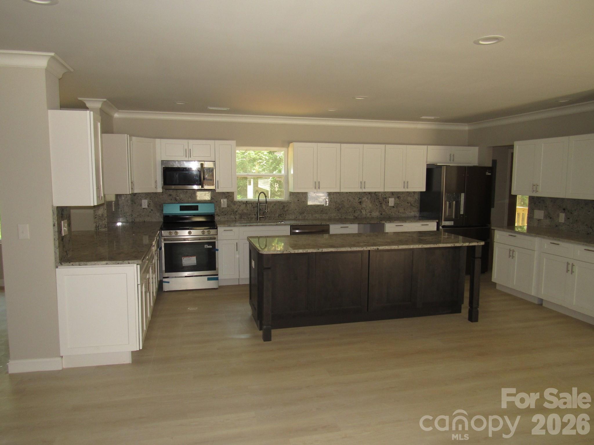 92 Saint Charles Court Property Photo 7