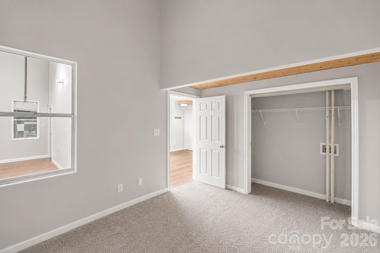 201 S Hoskins Road 316 Property Photo 3