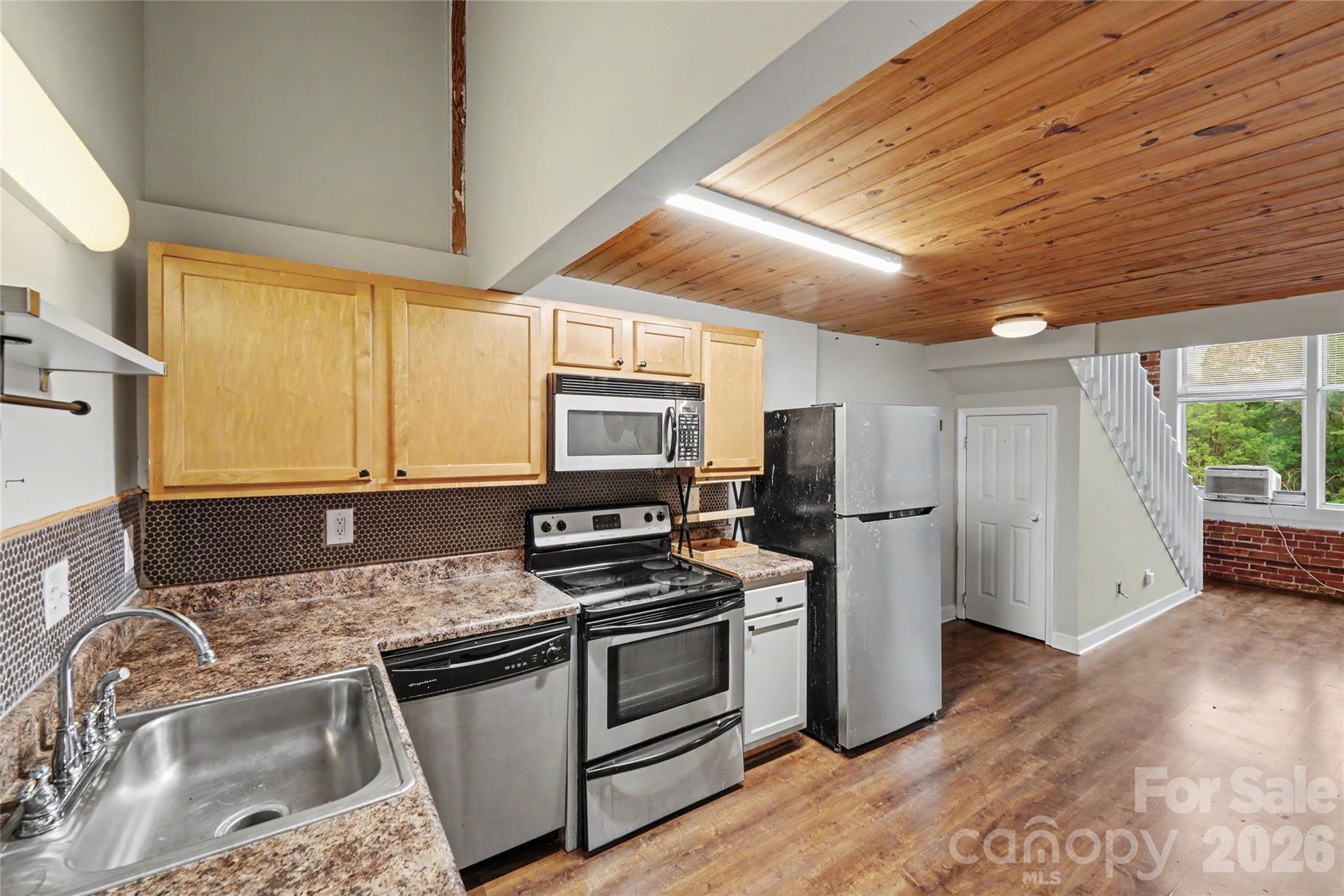201 S Hoskins Road 316 Property Photo 10