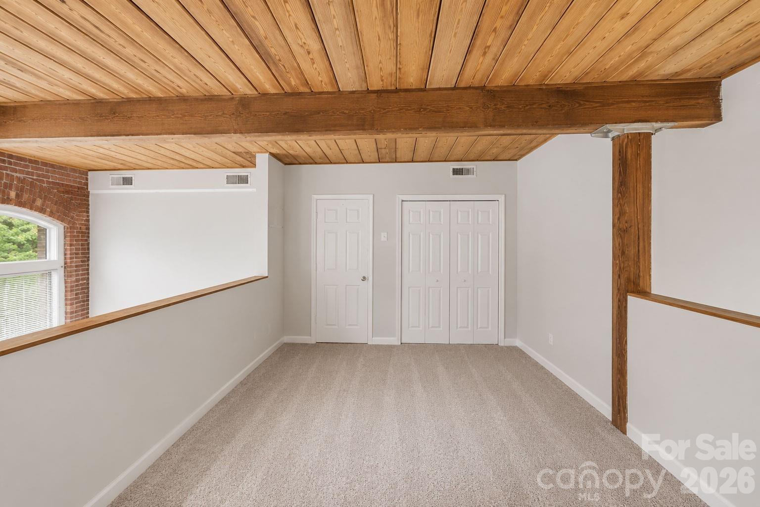 201 S Hoskins Road 316 Property Photo 15