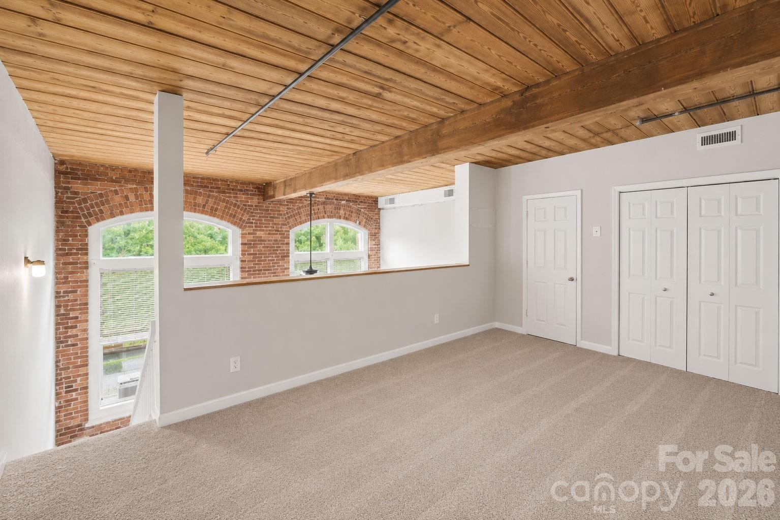 201 S Hoskins Road 316 Property Photo 16