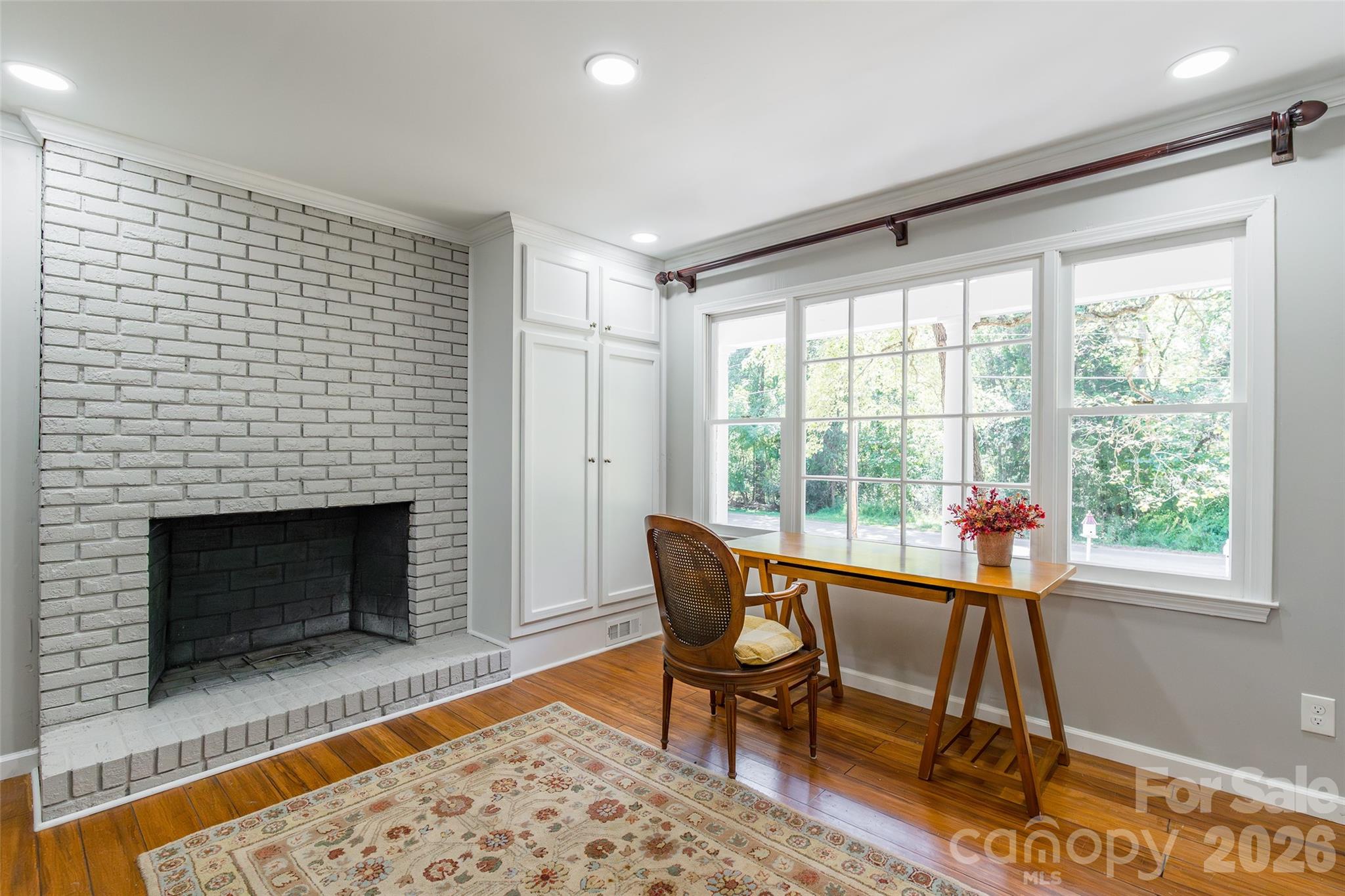 2832 Forest Hills Circle Property Photo 6