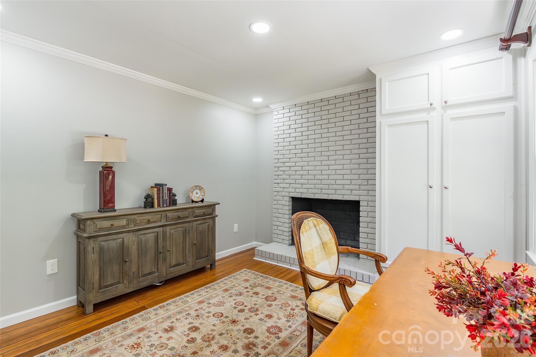 2832 Forest Hills Circle Property Photo 7