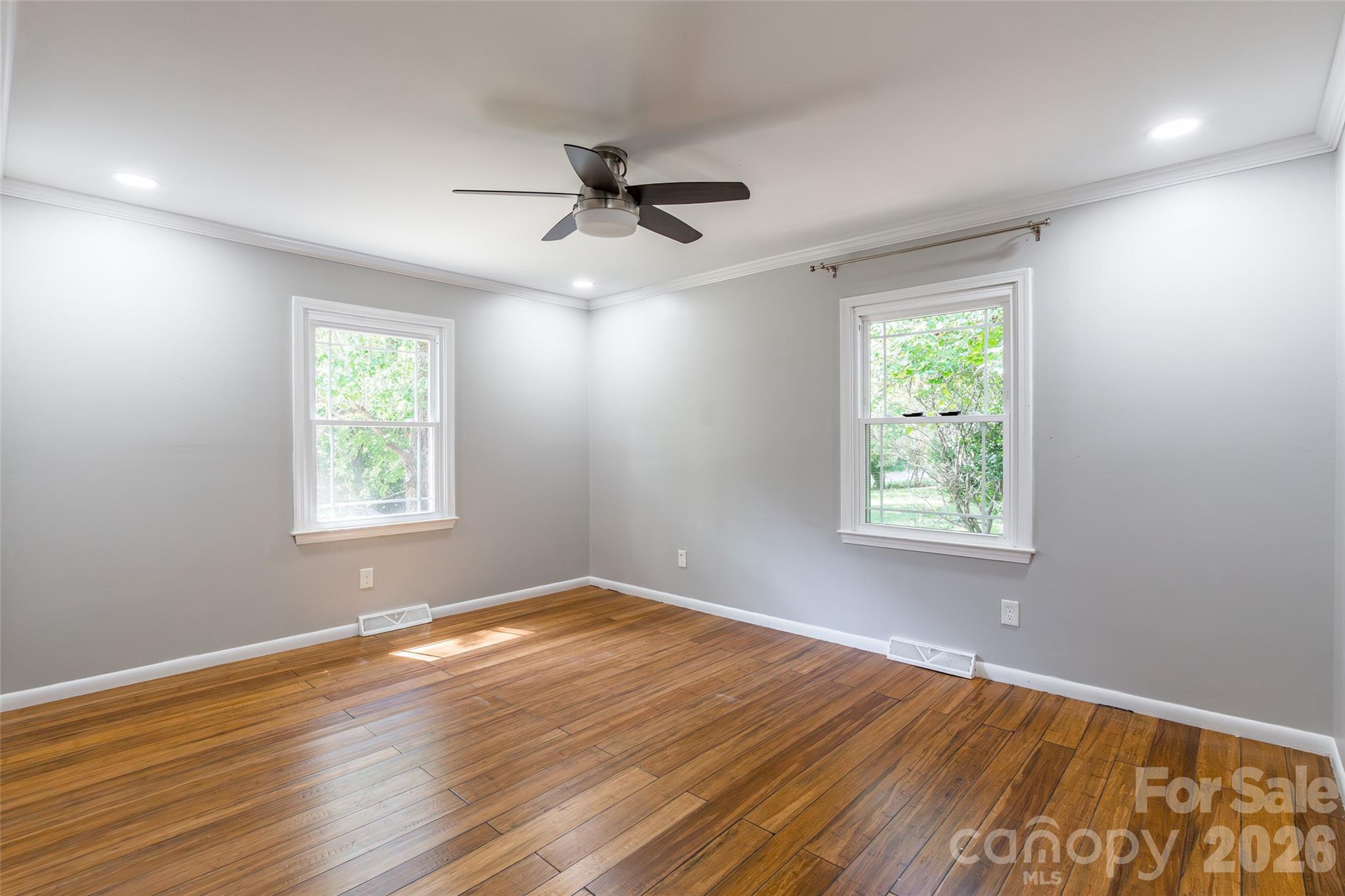 2832 Forest Hills Circle Property Photo 23