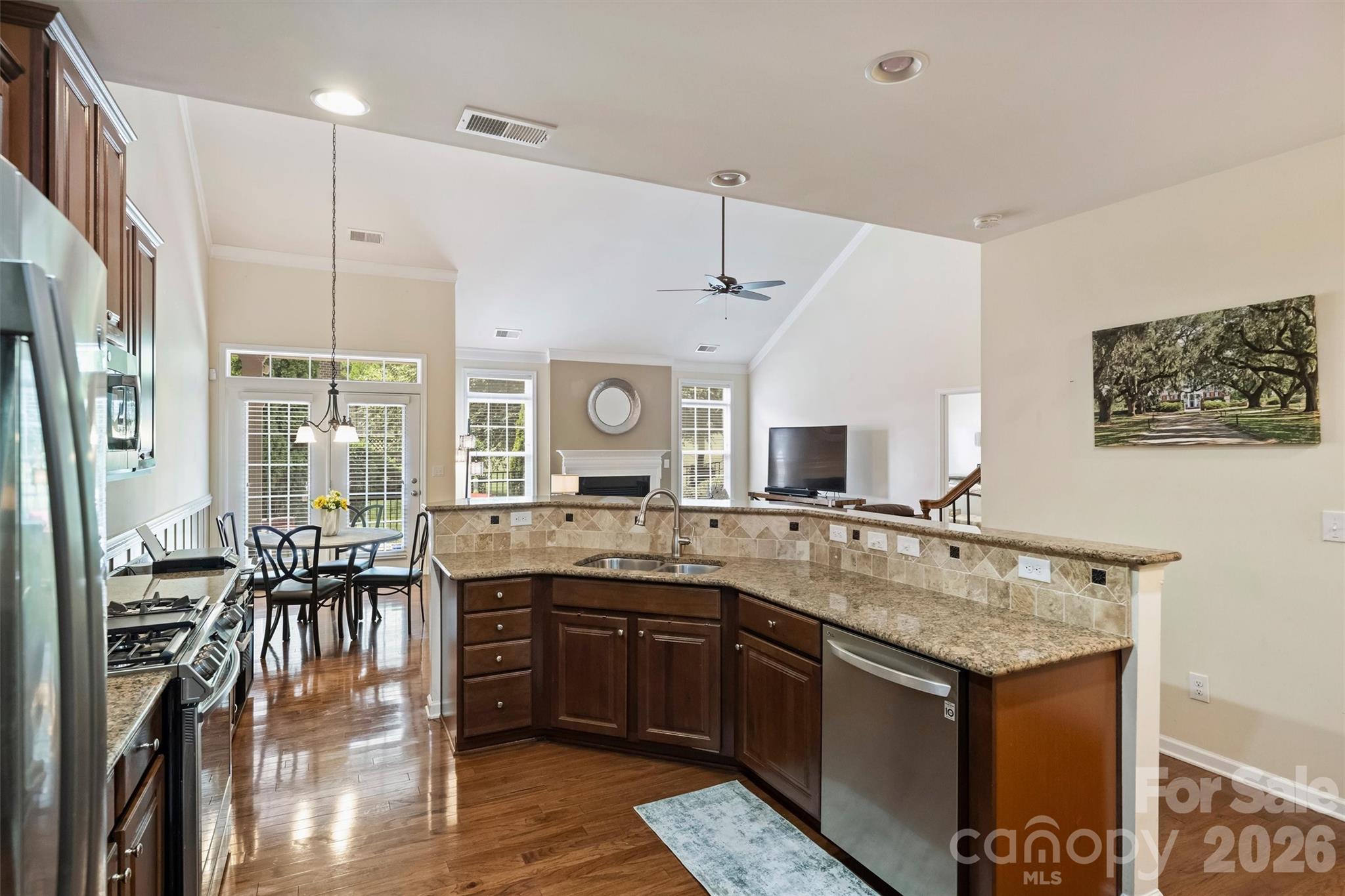 1914 Colony Line Court Property Photo 8