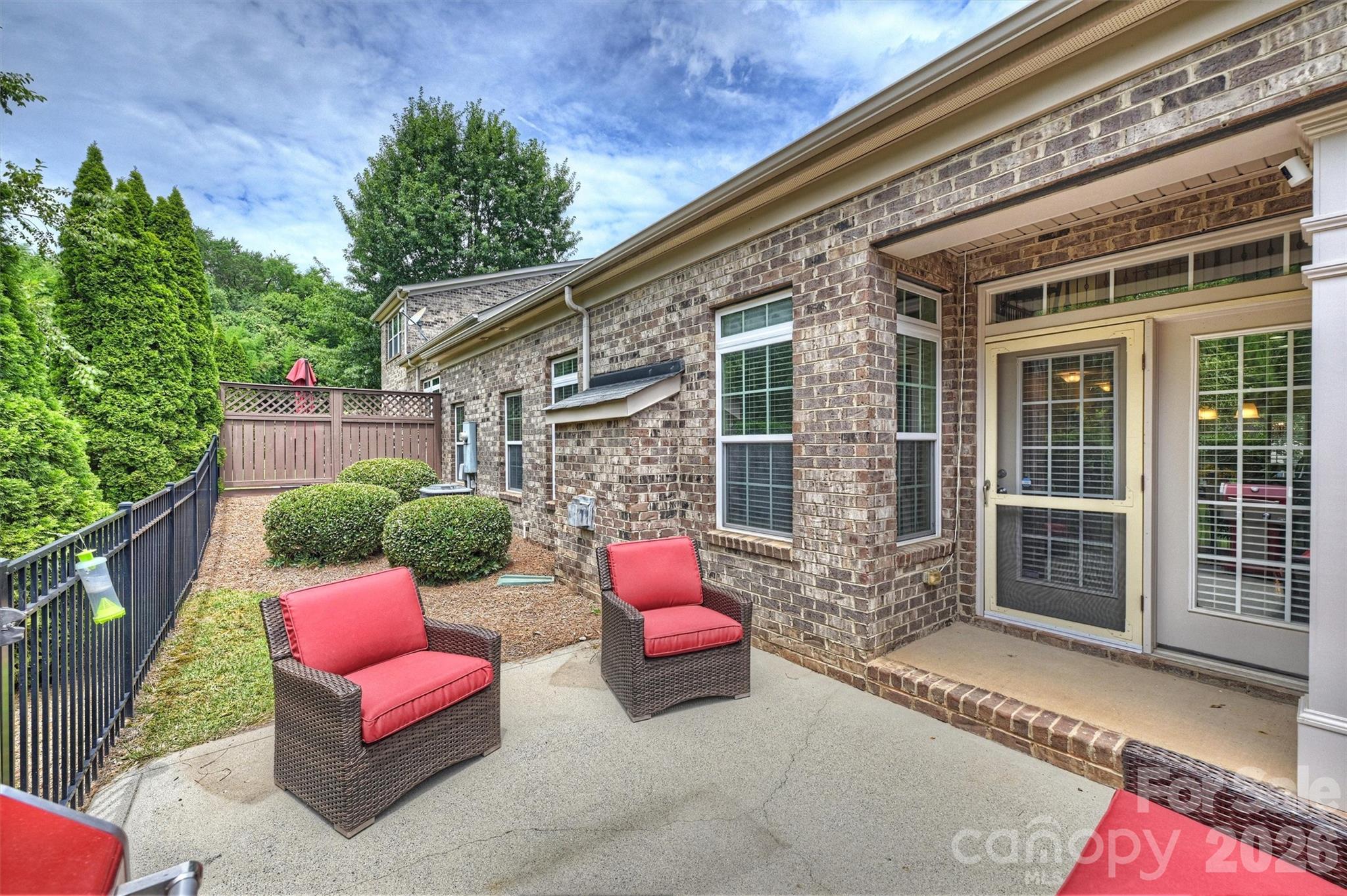 1914 Colony Line Court Property Photo 28