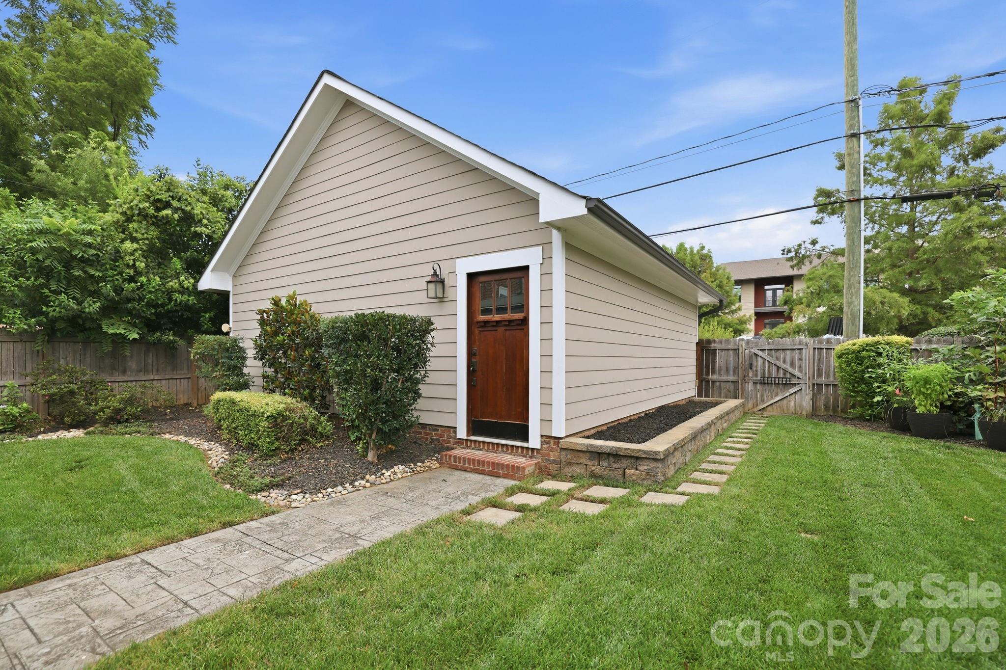 2617 Commonwealth Avenue Property Photo 2