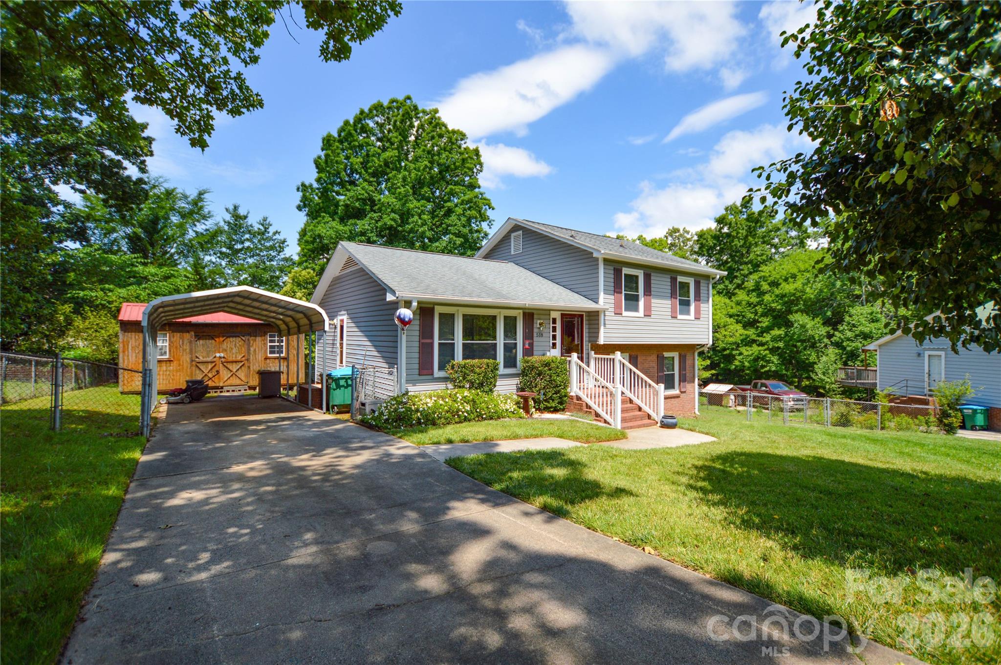 518 Vinecrest Drive Property Photo 1