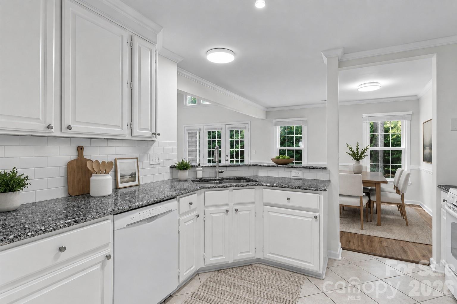 4818 Whistling Oak Court Property Photo 4