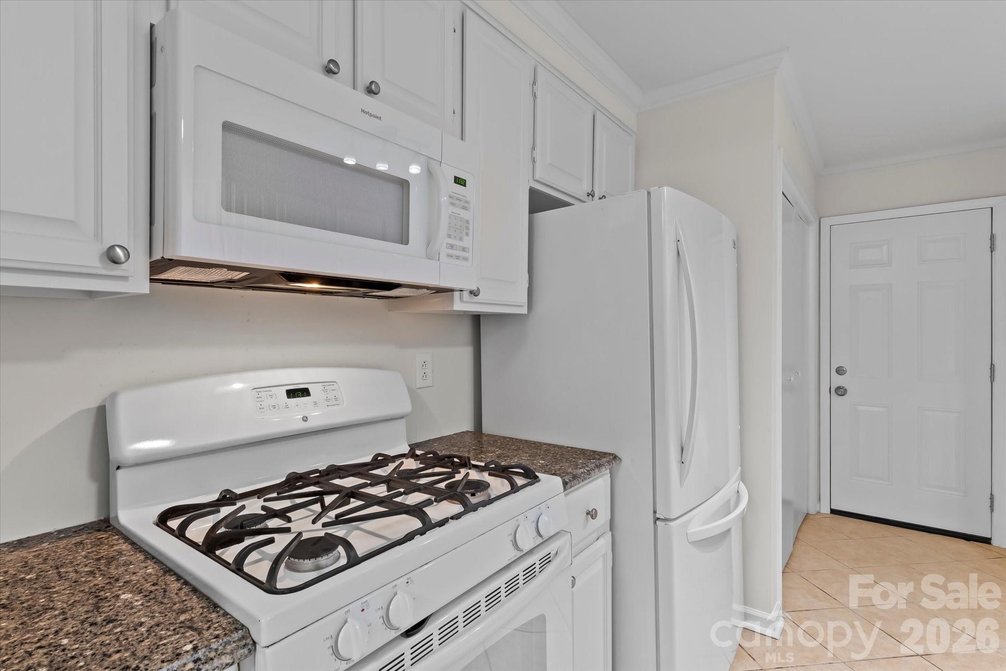 4818 Whistling Oak Court Property Photo 13