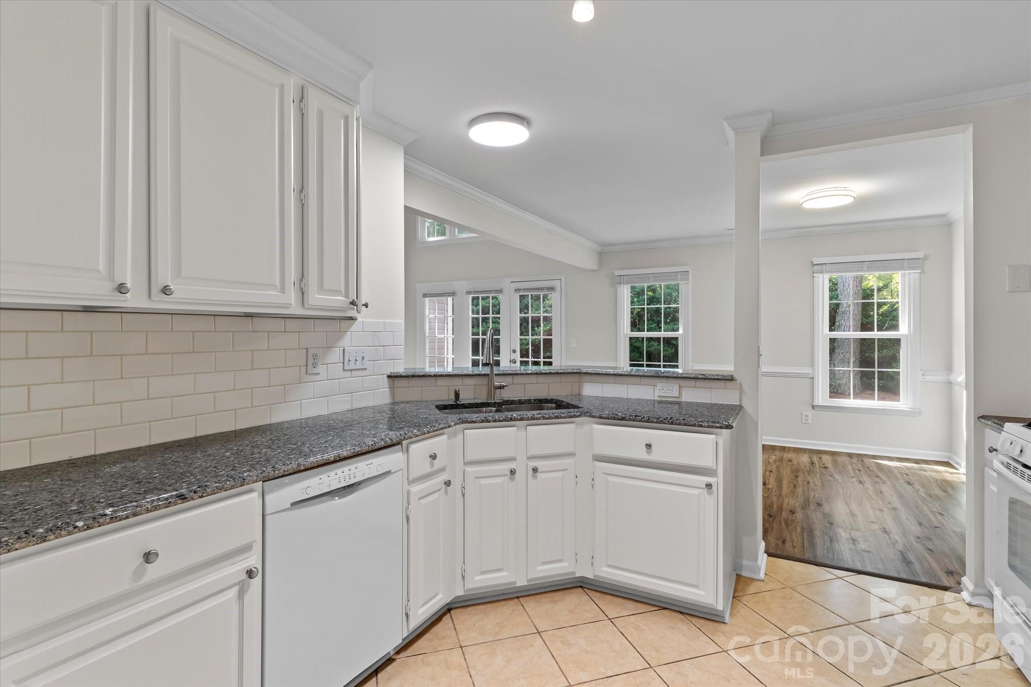 4818 Whistling Oak Court Property Photo 14