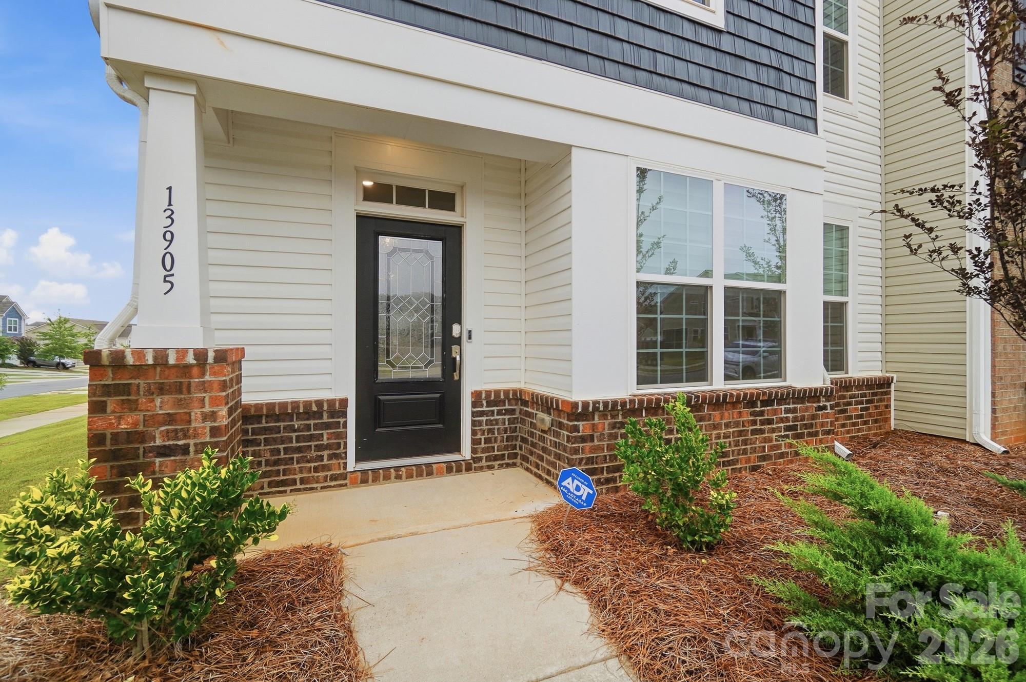 13905 Castle Nook Drive Property Photo 3