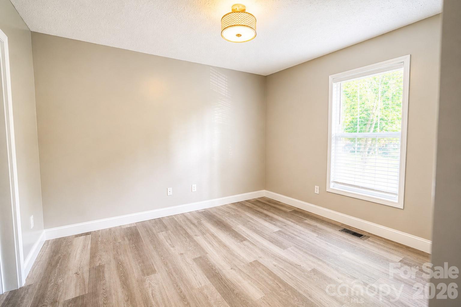 43 Moore Avenue Property Photo 8