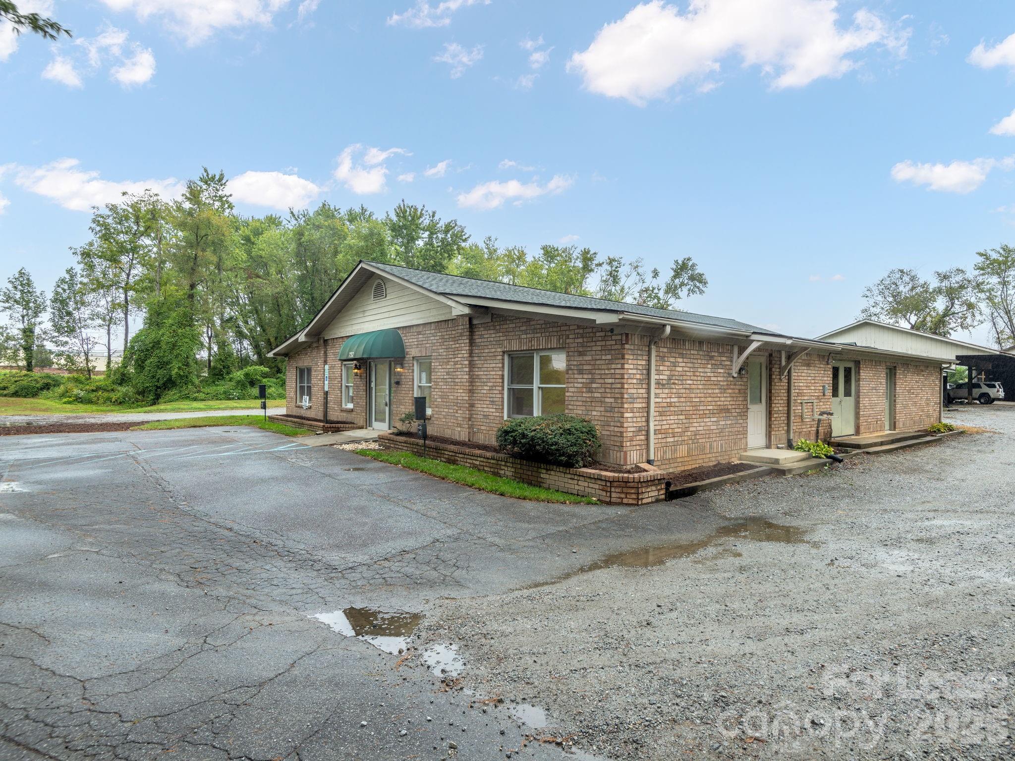 732 Jonesborough Street Suite A Property Photo 1
