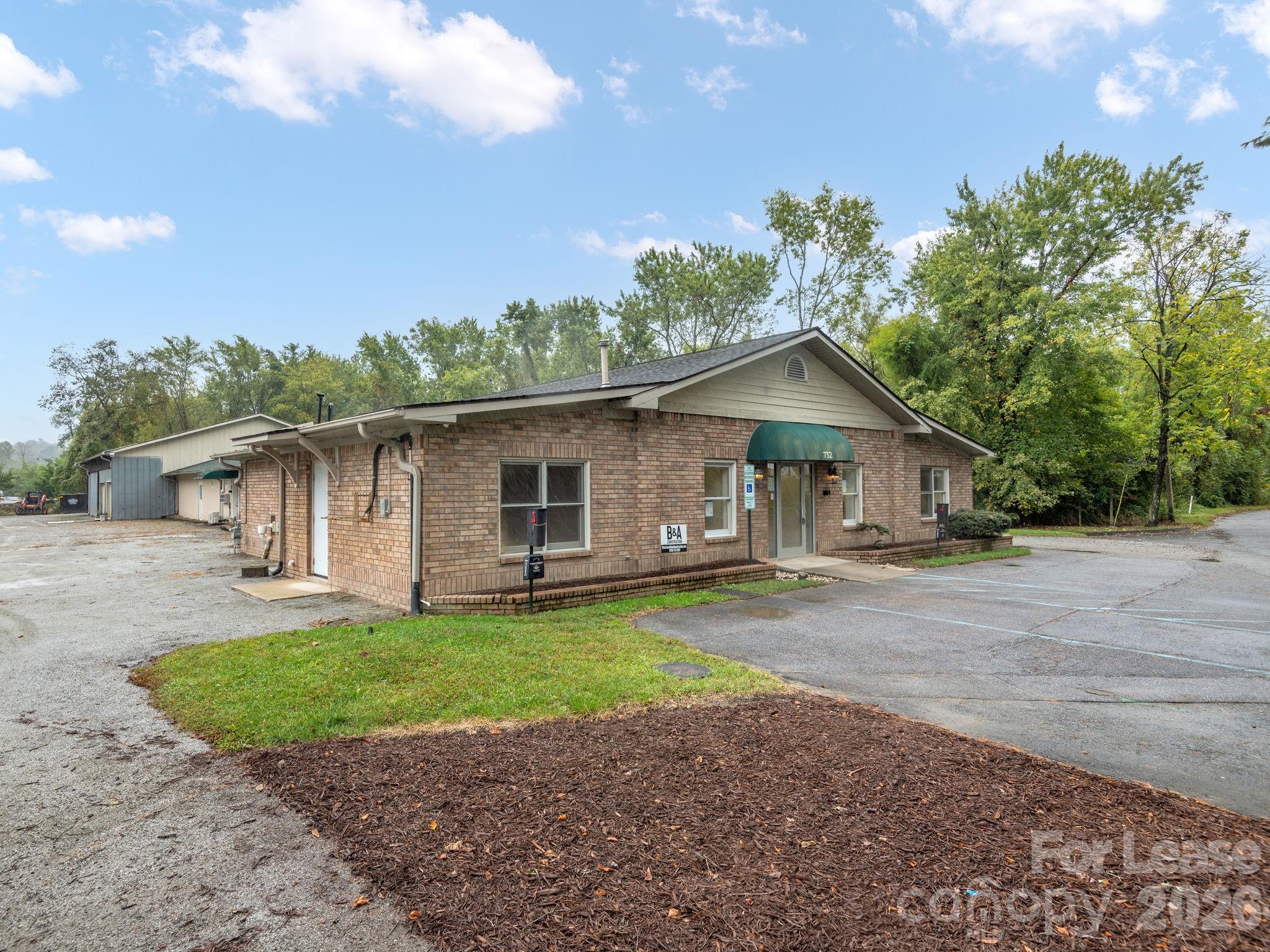 732 Jonesborough Street Suite A Property Photo 2