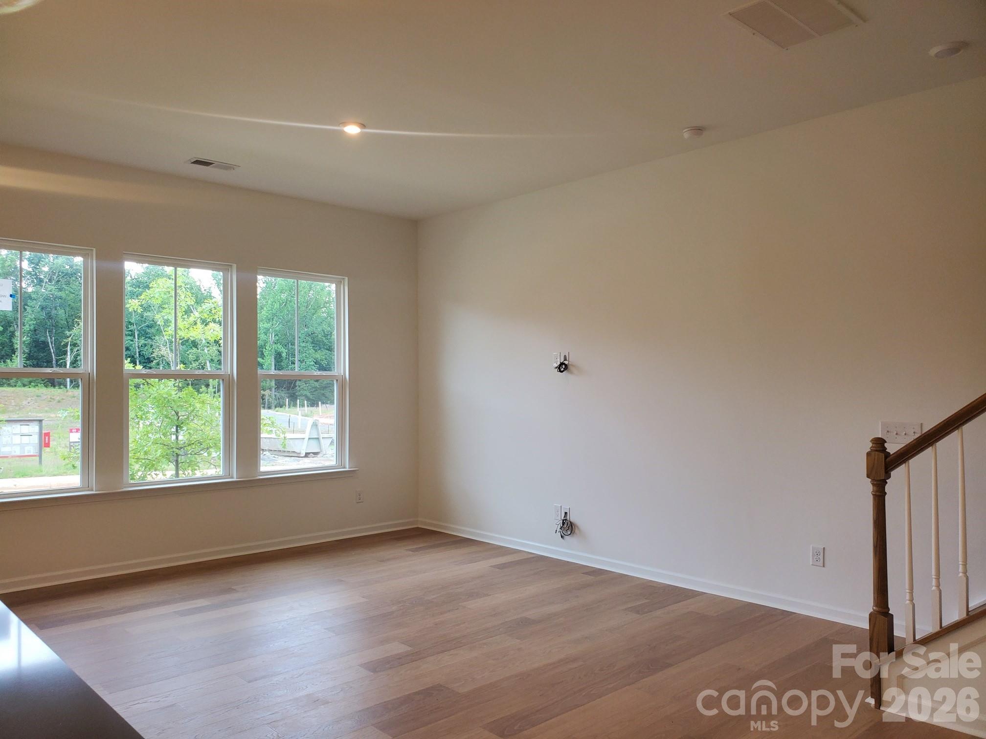 5561 Wolfpack Alley Property Photo 5