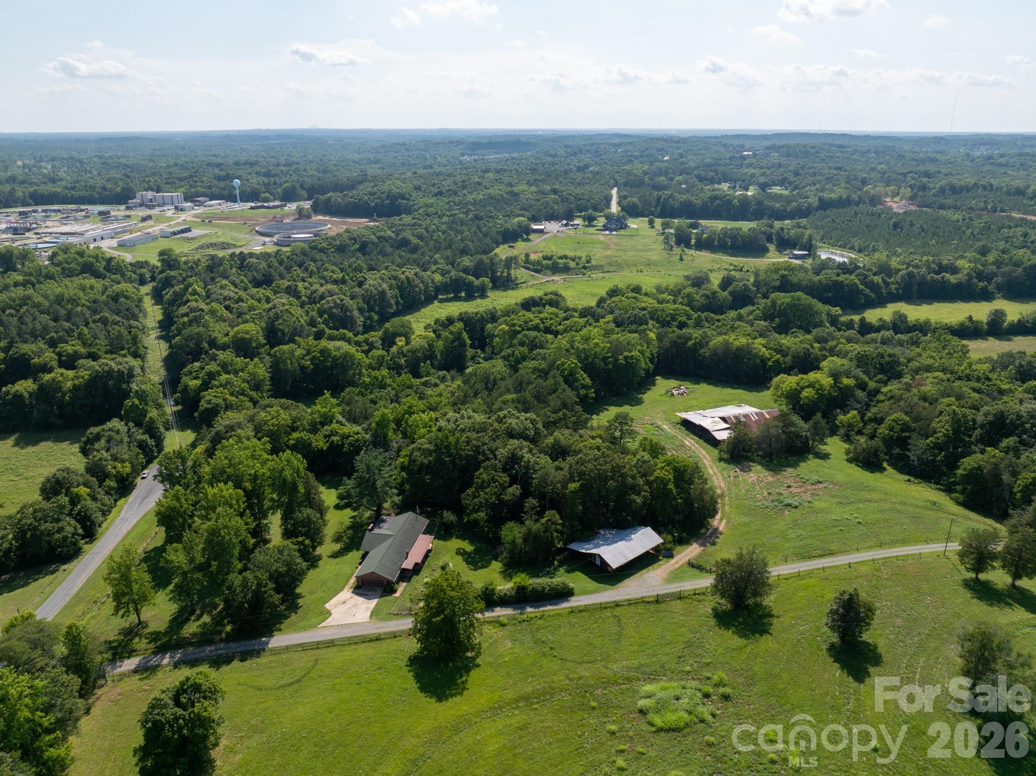 2555 Biggers Road Property Photo 2