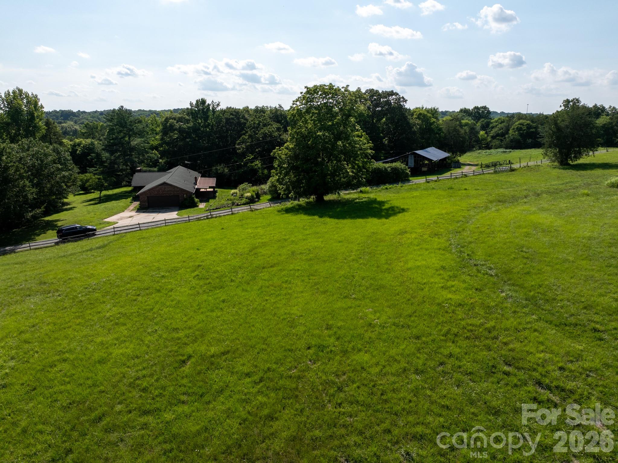 2555 Biggers Road Property Photo 5