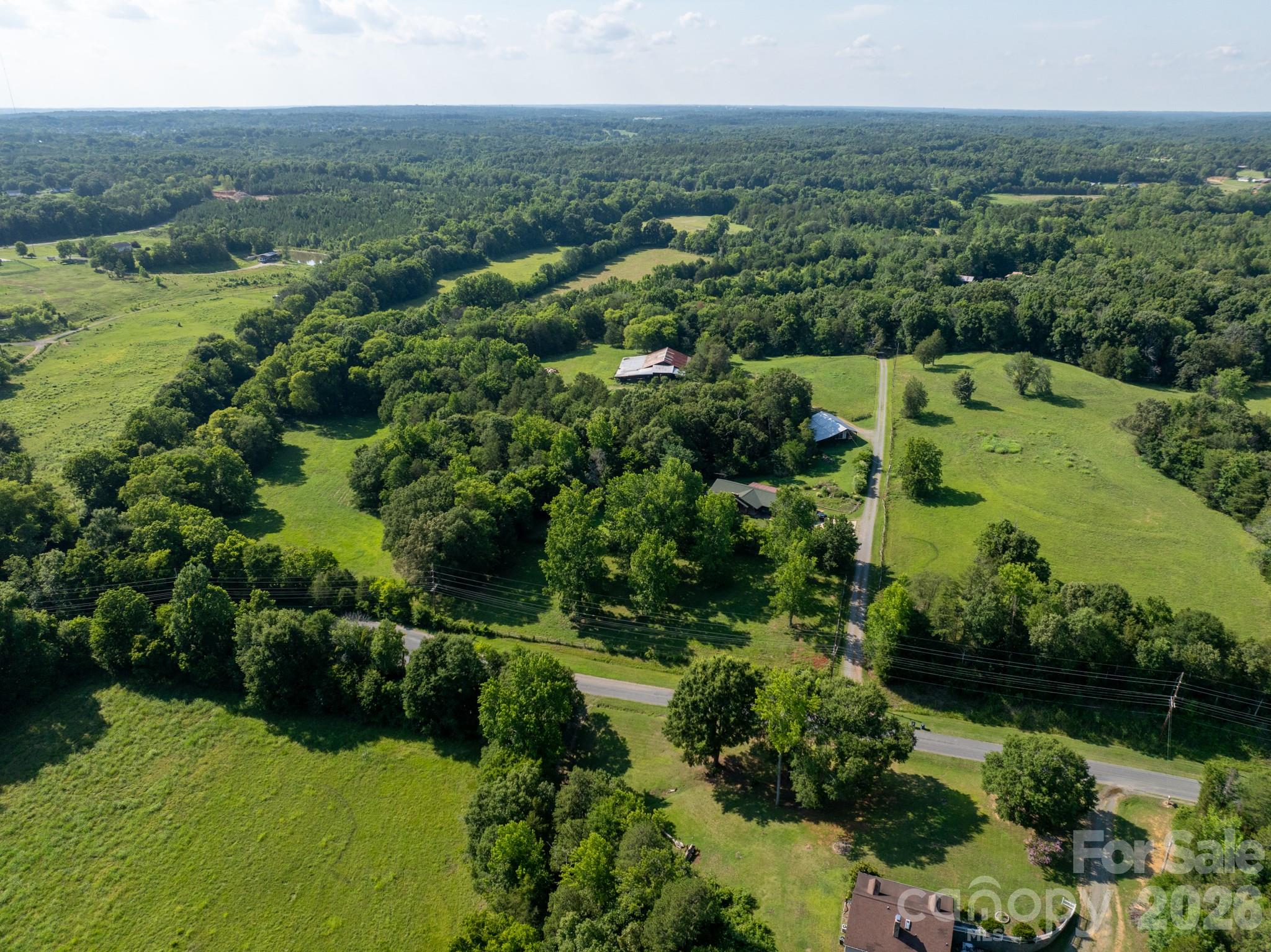 2555 Biggers Road Property Photo 8