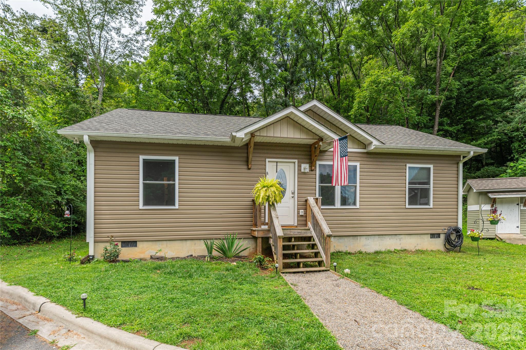 58 League Loop Property Photo 2
