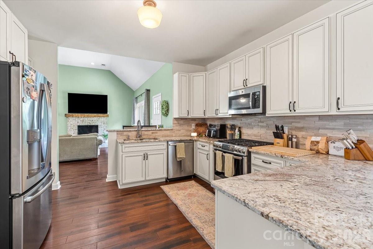 123 Southhaven Drive Property Photo 12