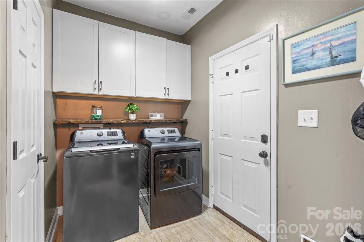 123 Southhaven Drive Property Photo 18