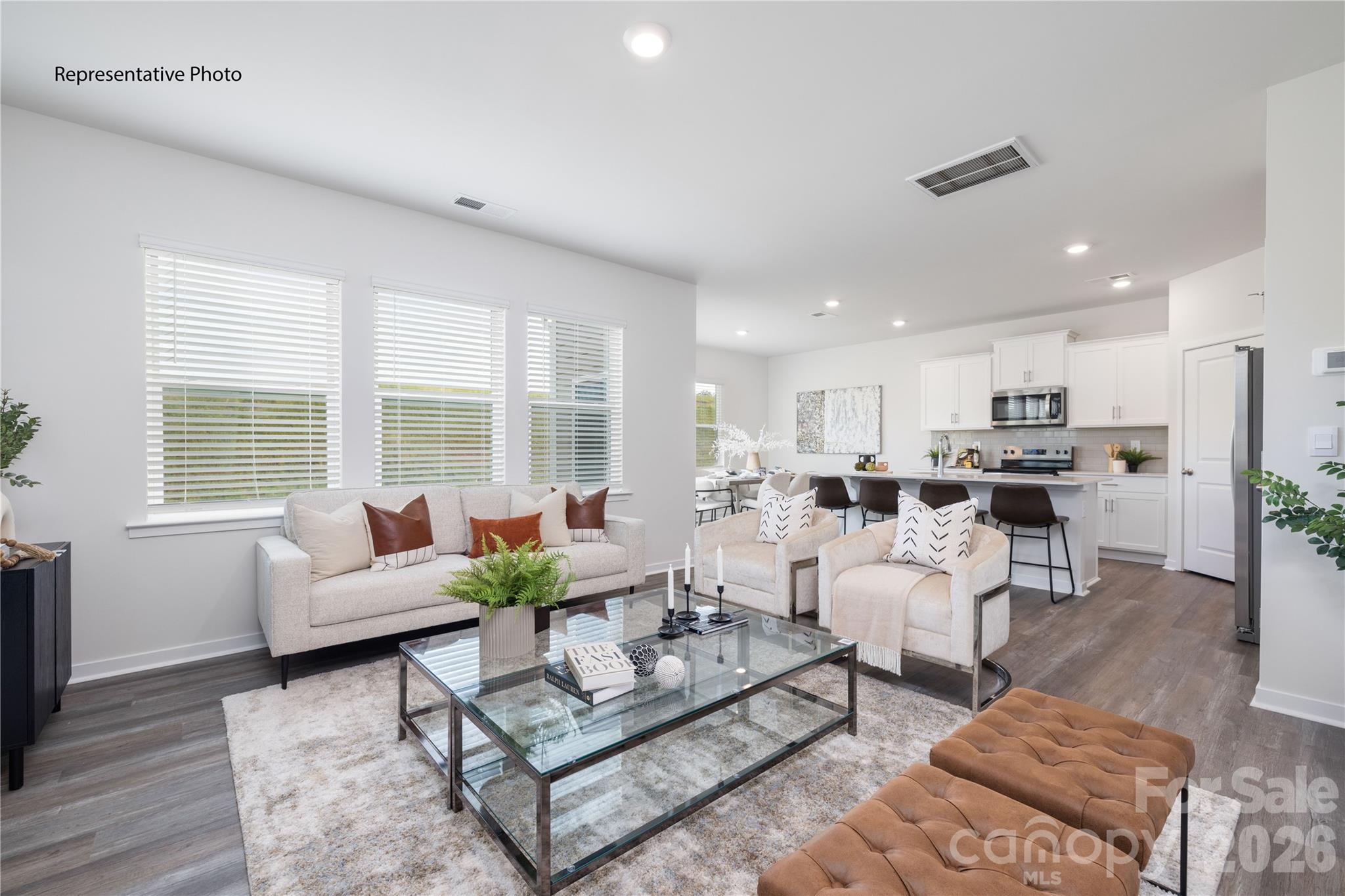 942 Two Brothers Lane Property Photo 3