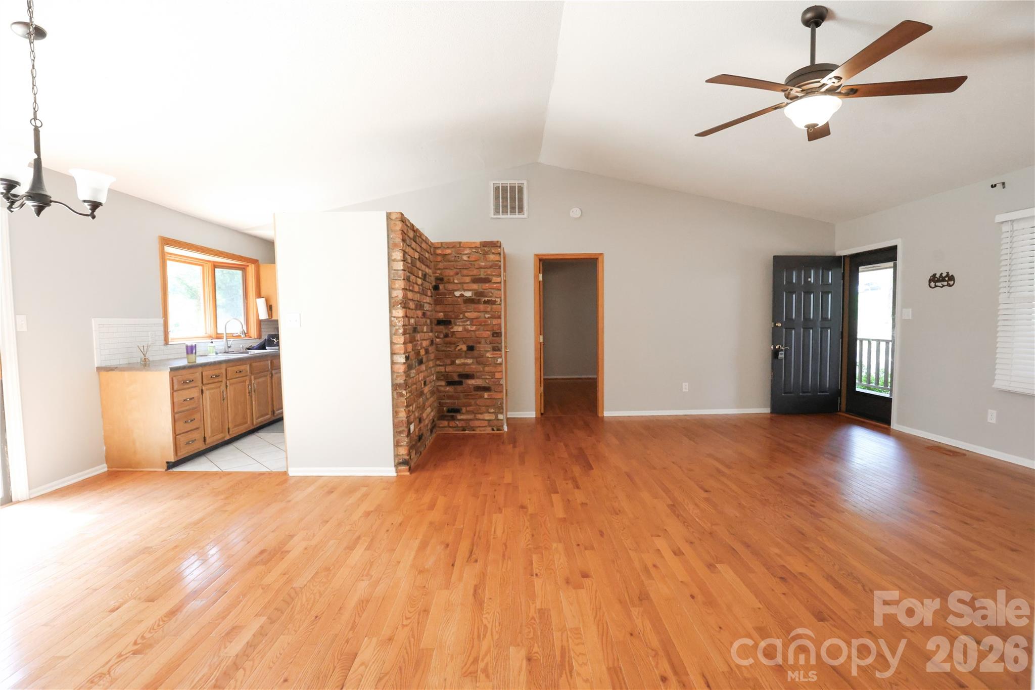 5516 Brookwood Lane Property Photo 3