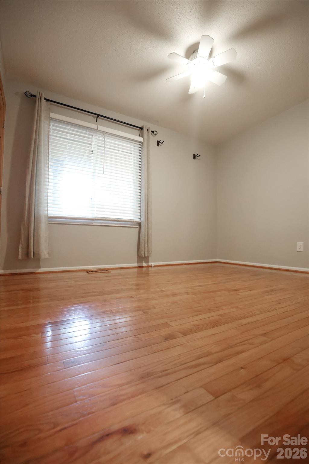 5516 Brookwood Lane Property Photo 7