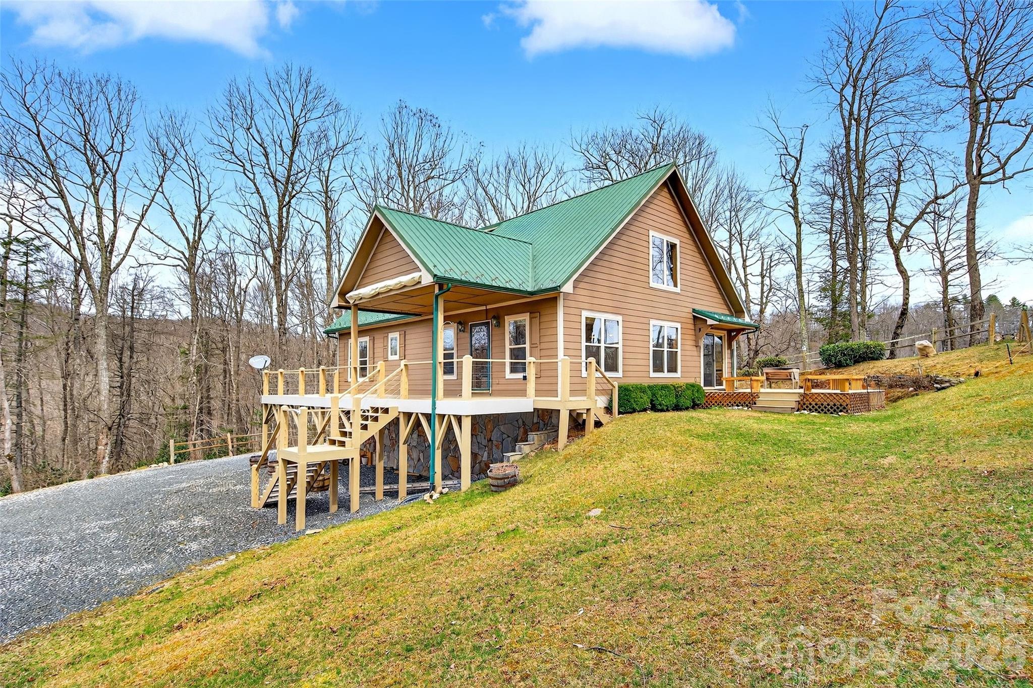 600 Sassafras Drive Property Photo 2