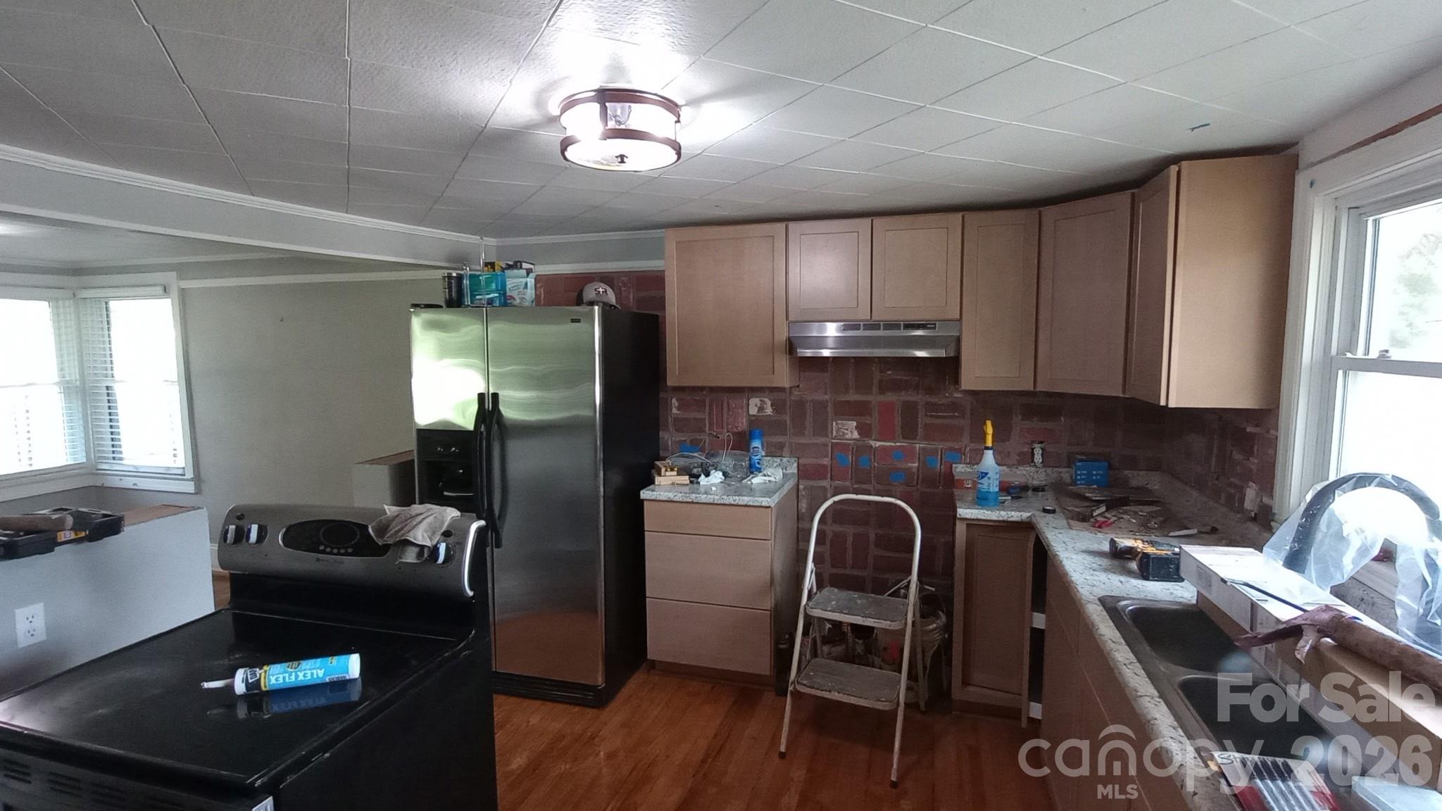 772 S Mountain Road Property Photo 4