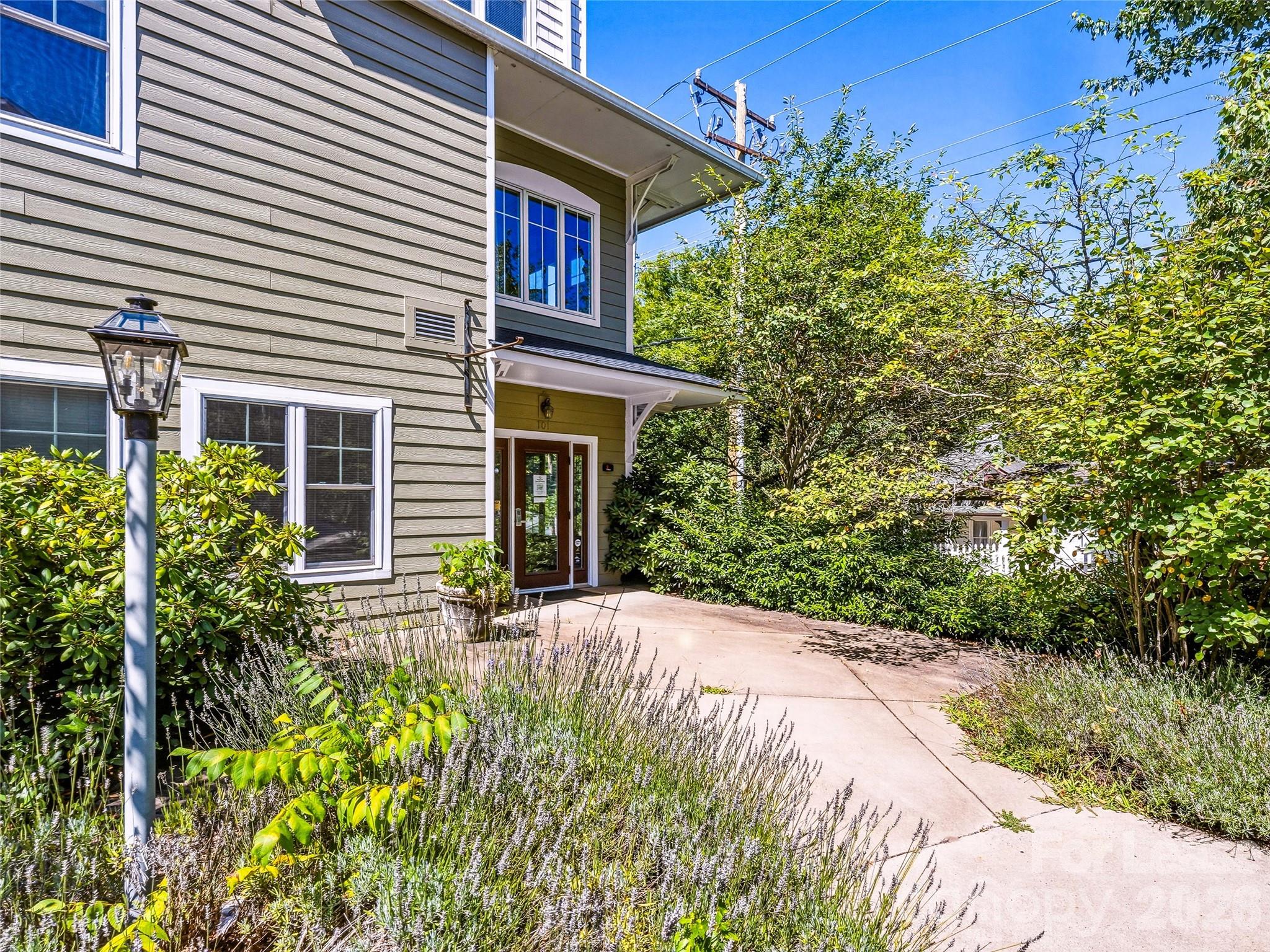 64 Clingman Avenue 101 Property Photo 10