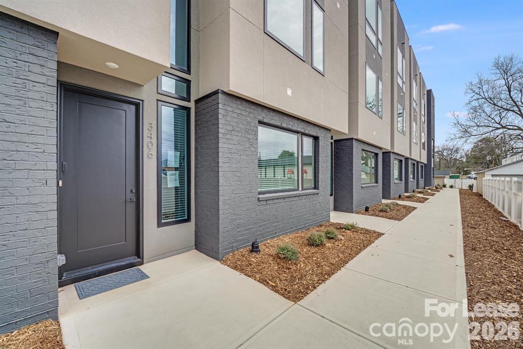 1213 E 36th Street Property Photo 1