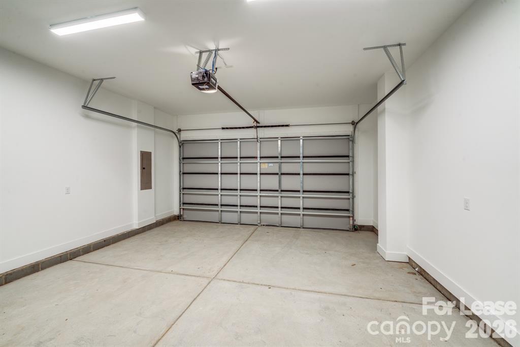 1213 E 36th Street Property Photo 4