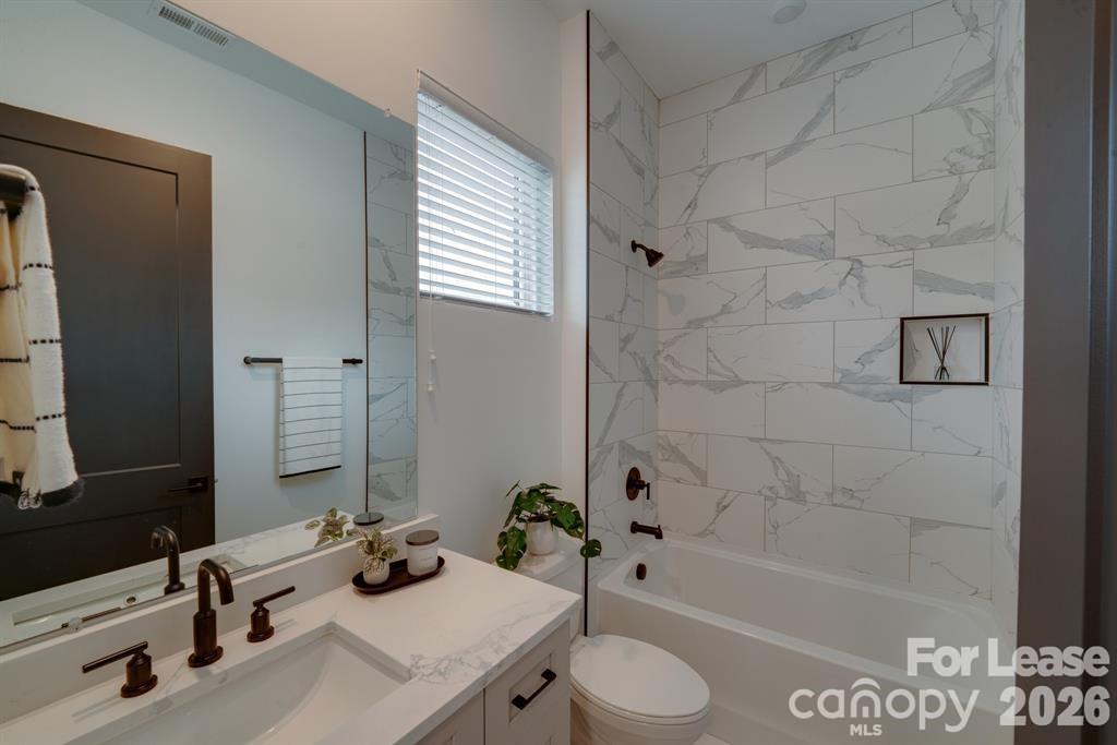 1213 E 36th Street Property Photo 38