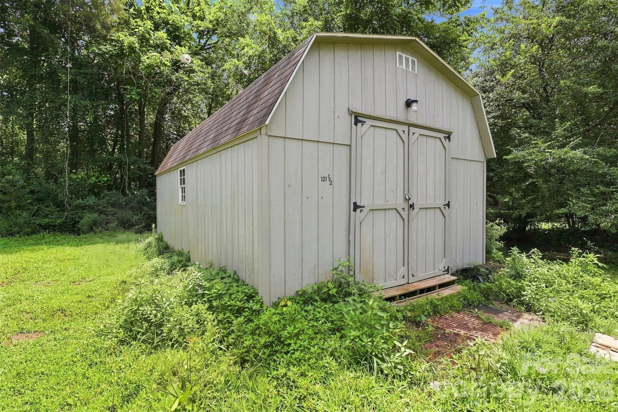 121 Pine State Road Property Photo 27