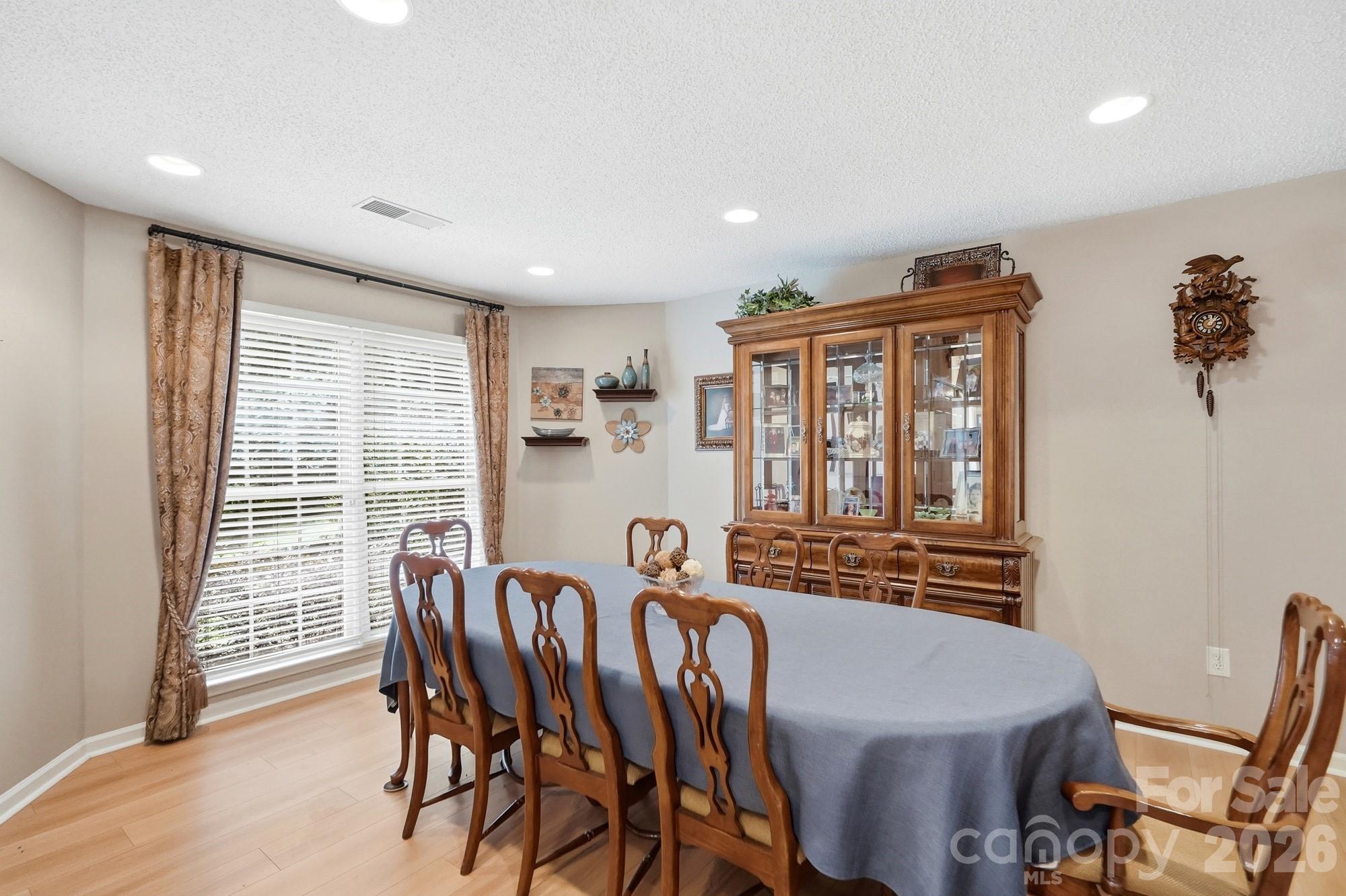 270 Charter Oak Court Property Photo 14