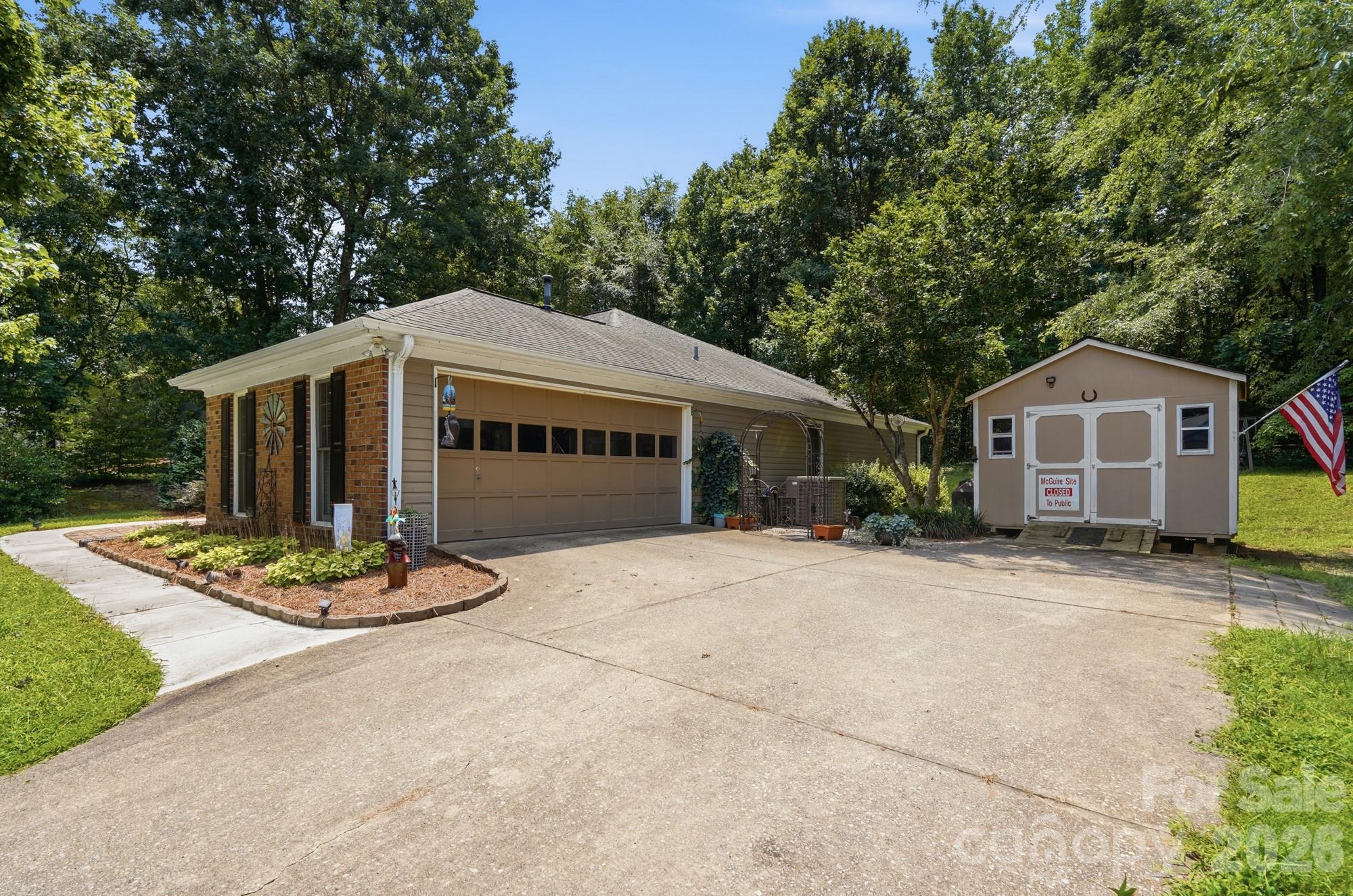 270 Charter Oak Court Property Photo 18