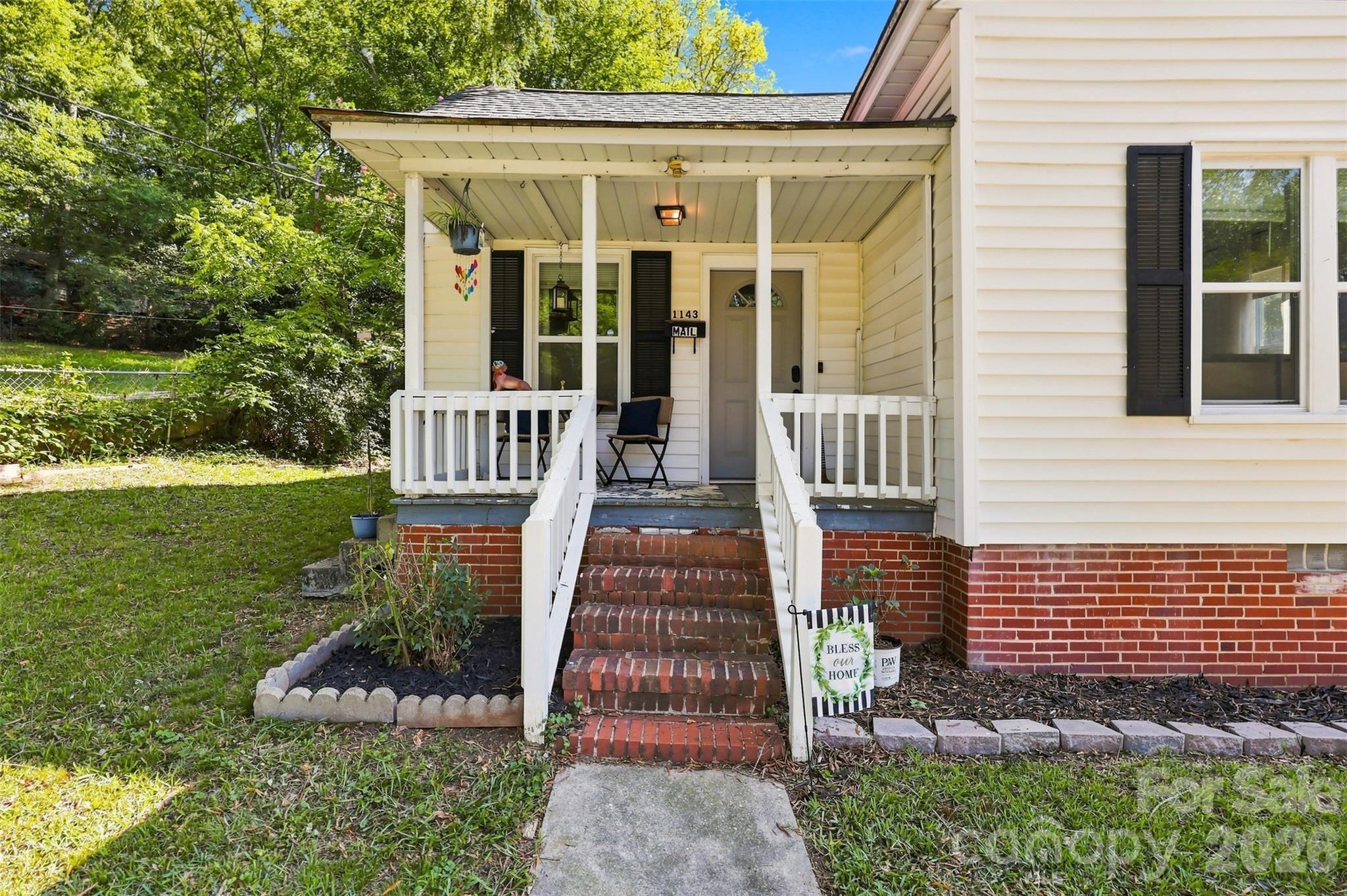 1143 9th Street Property Photo 3