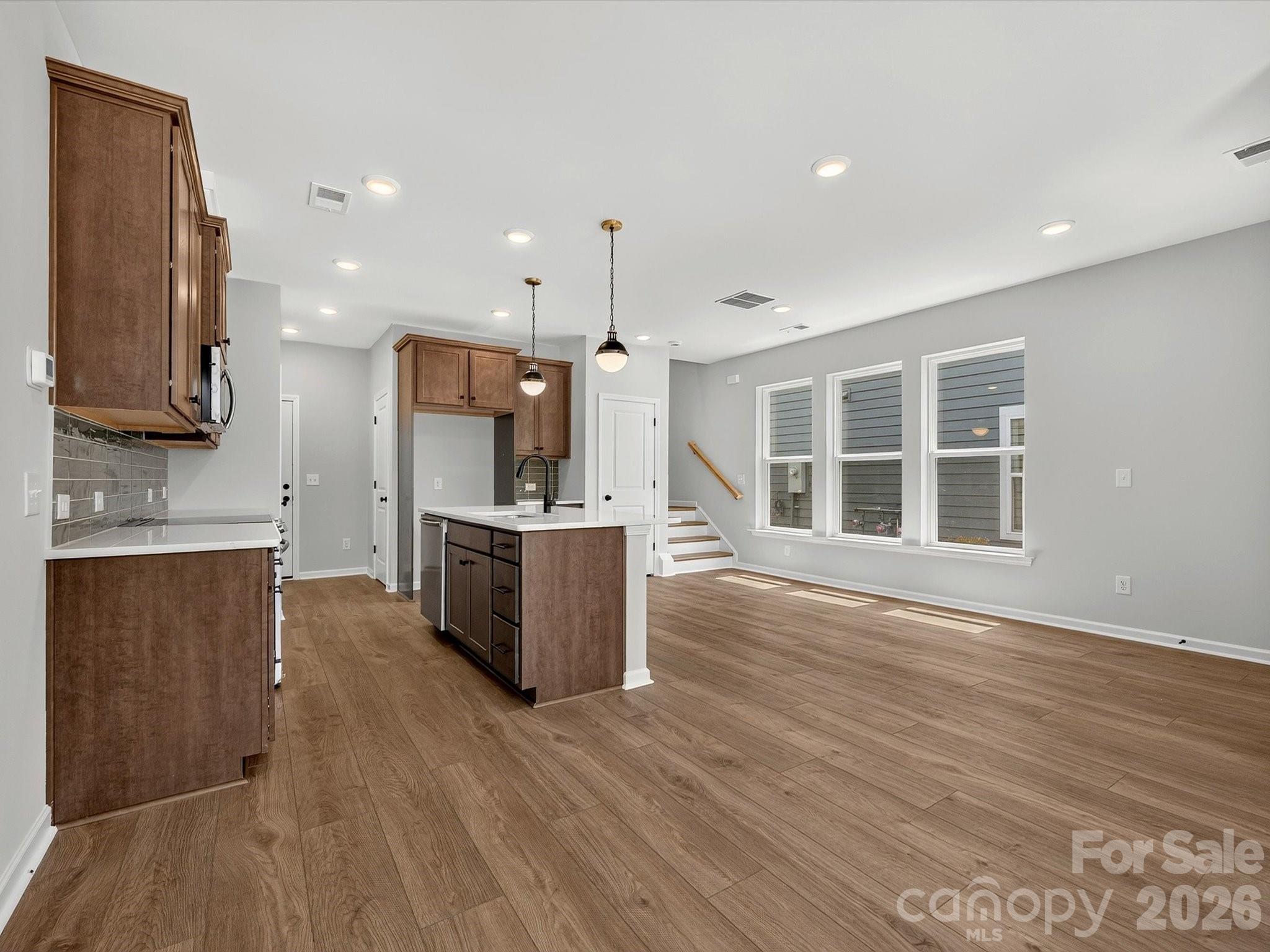 573 Cape Cod Way Property Photo 7