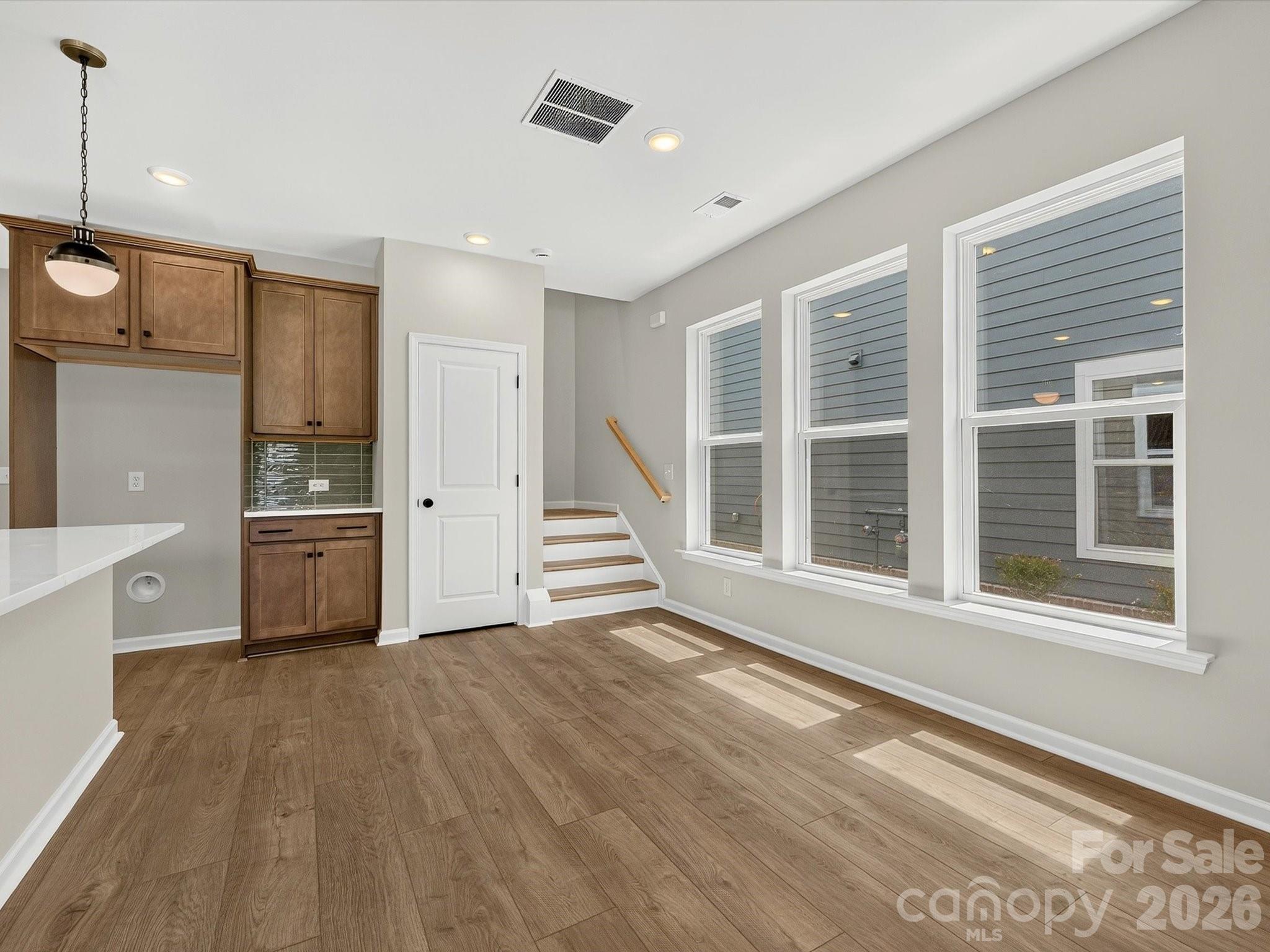 573 Cape Cod Way Property Photo 9