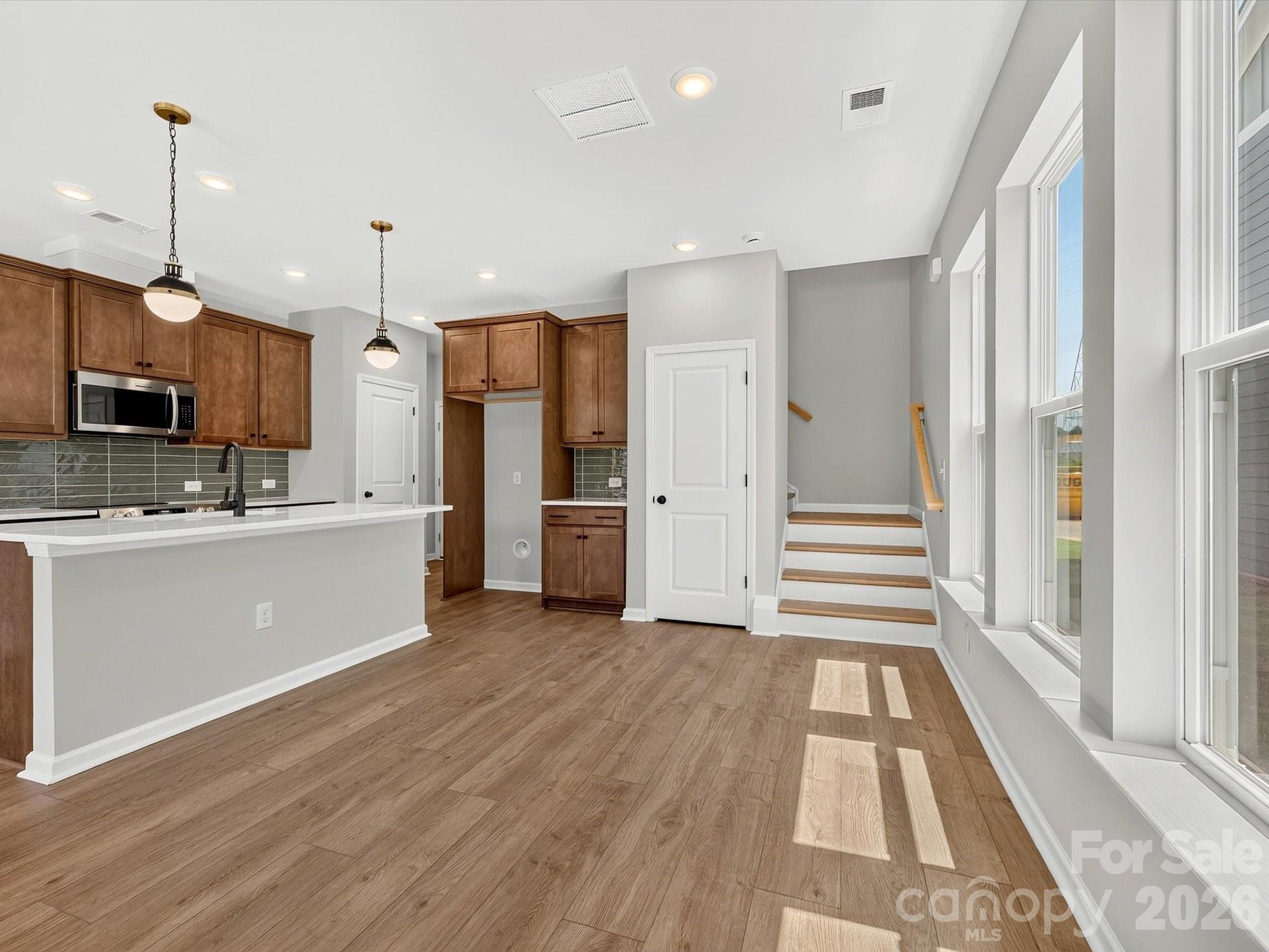 573 Cape Cod Way Property Photo 10