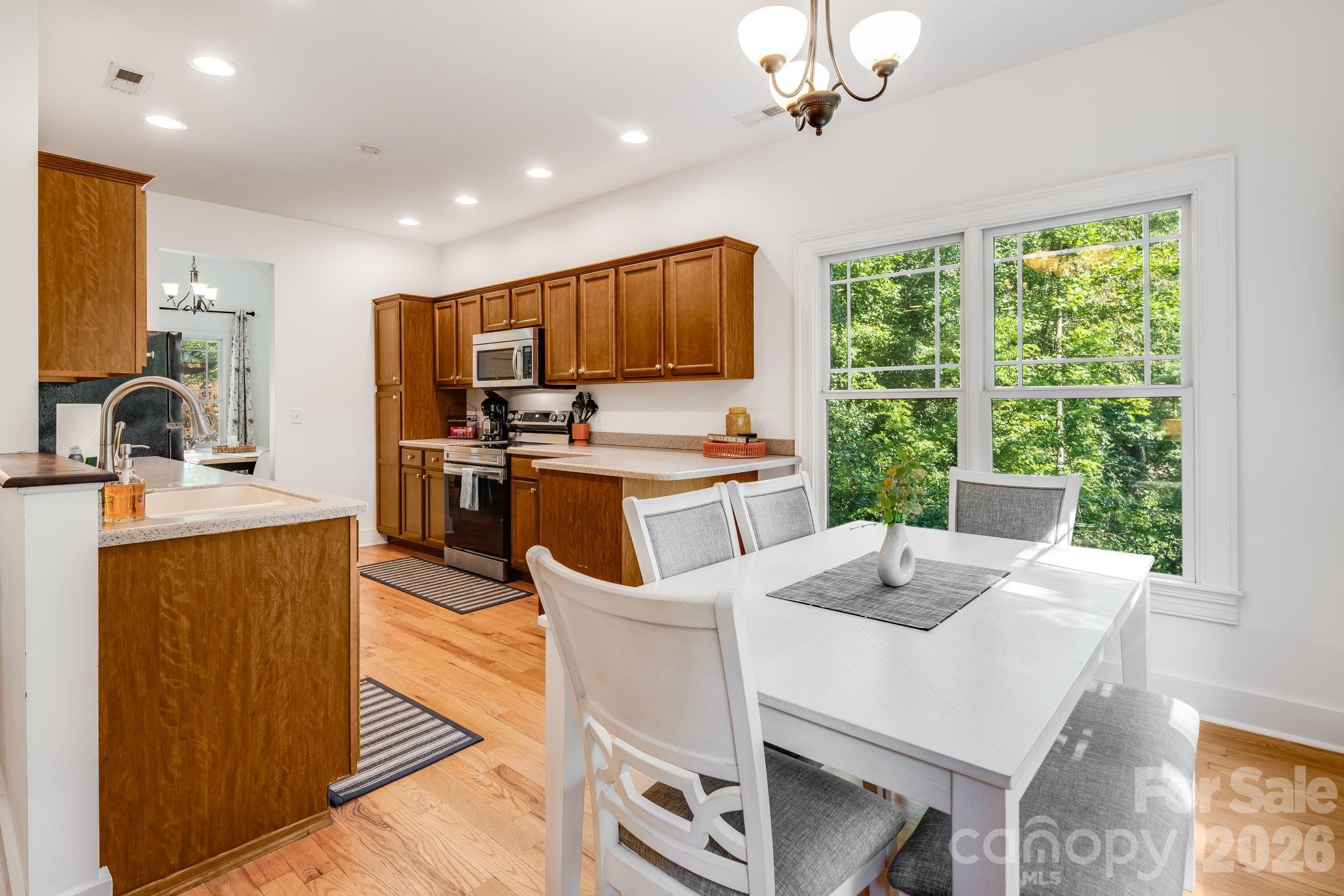 28 Greenbriar Road Property Photo 11
