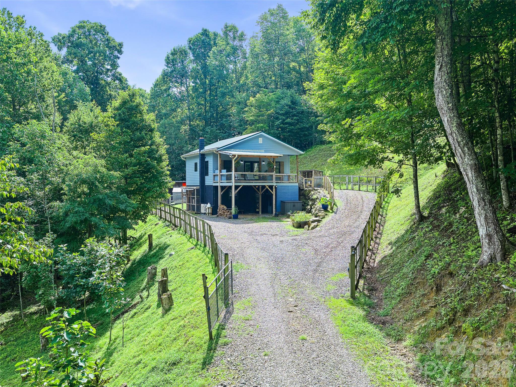 1523 Roaring Fork Road Property Photo 1