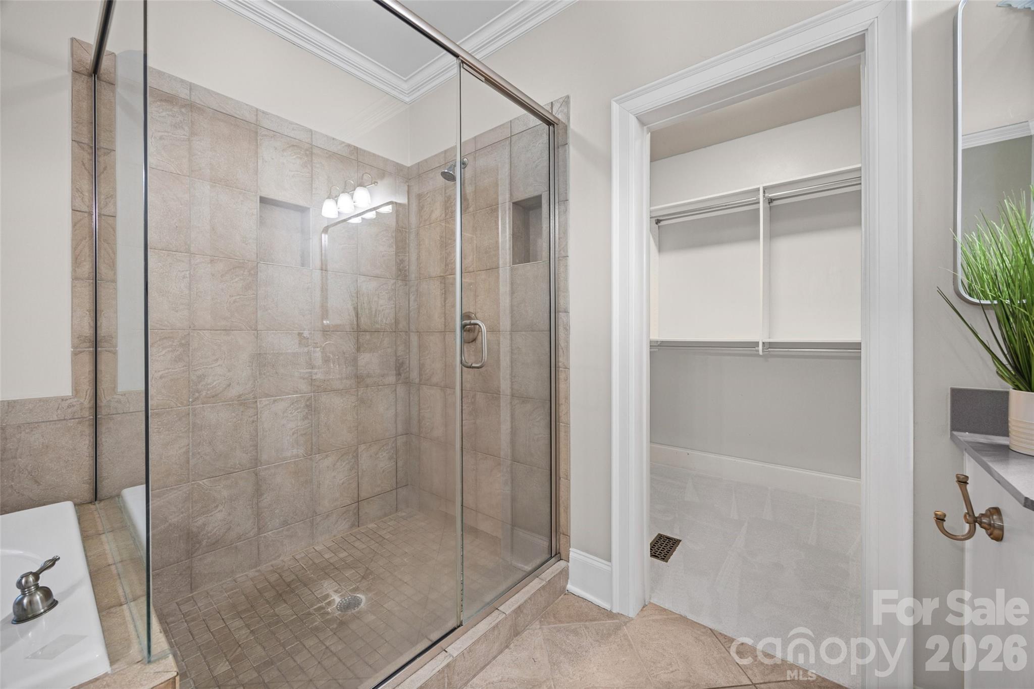 2455 Talbot Court Property Photo 16